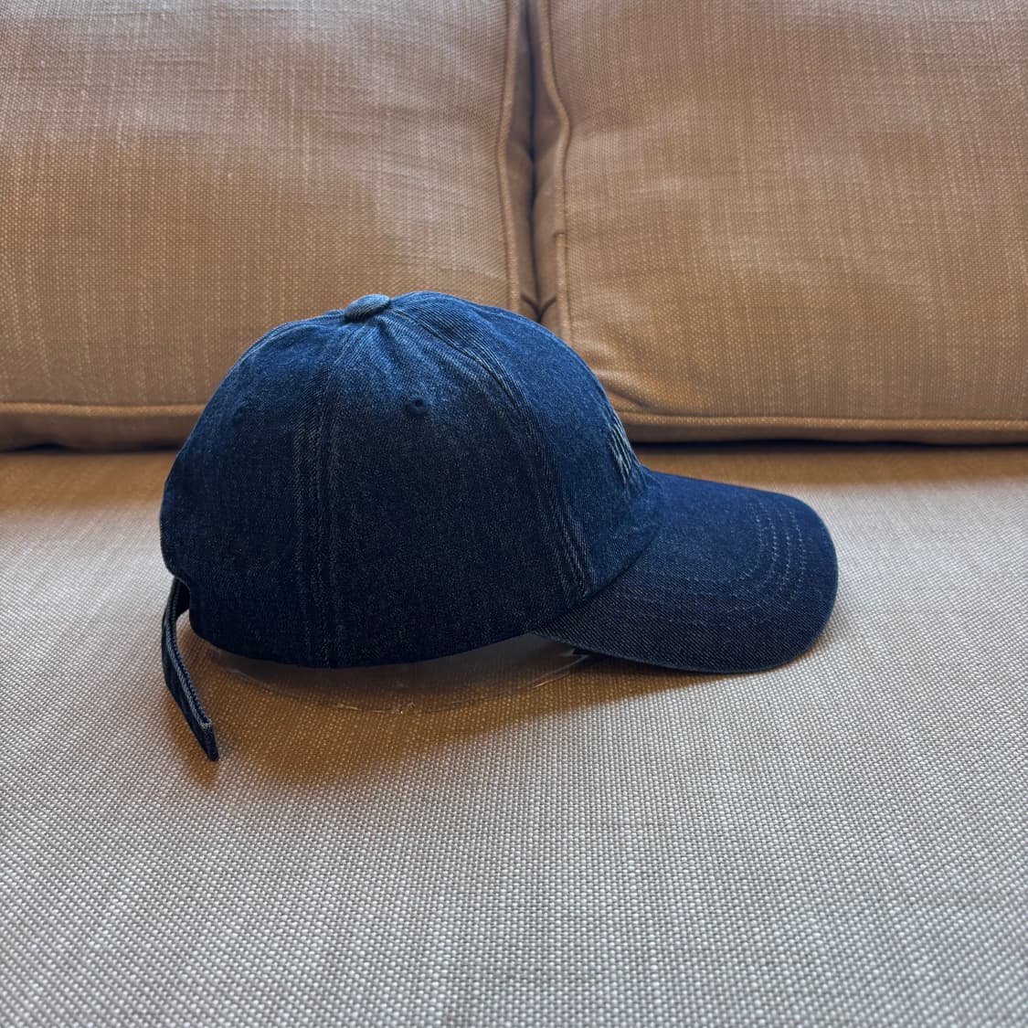 마뗑킴(Matin Kim)의 로고 브러시 데님 볼캡 상품이미지5
