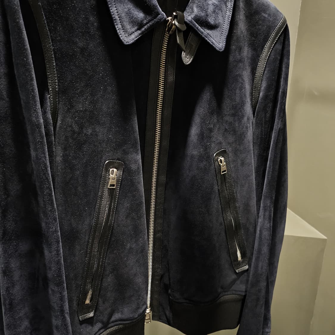 톰포드 레더트리밍 스웨이드 트러커 가죽자켓 상품이미지5