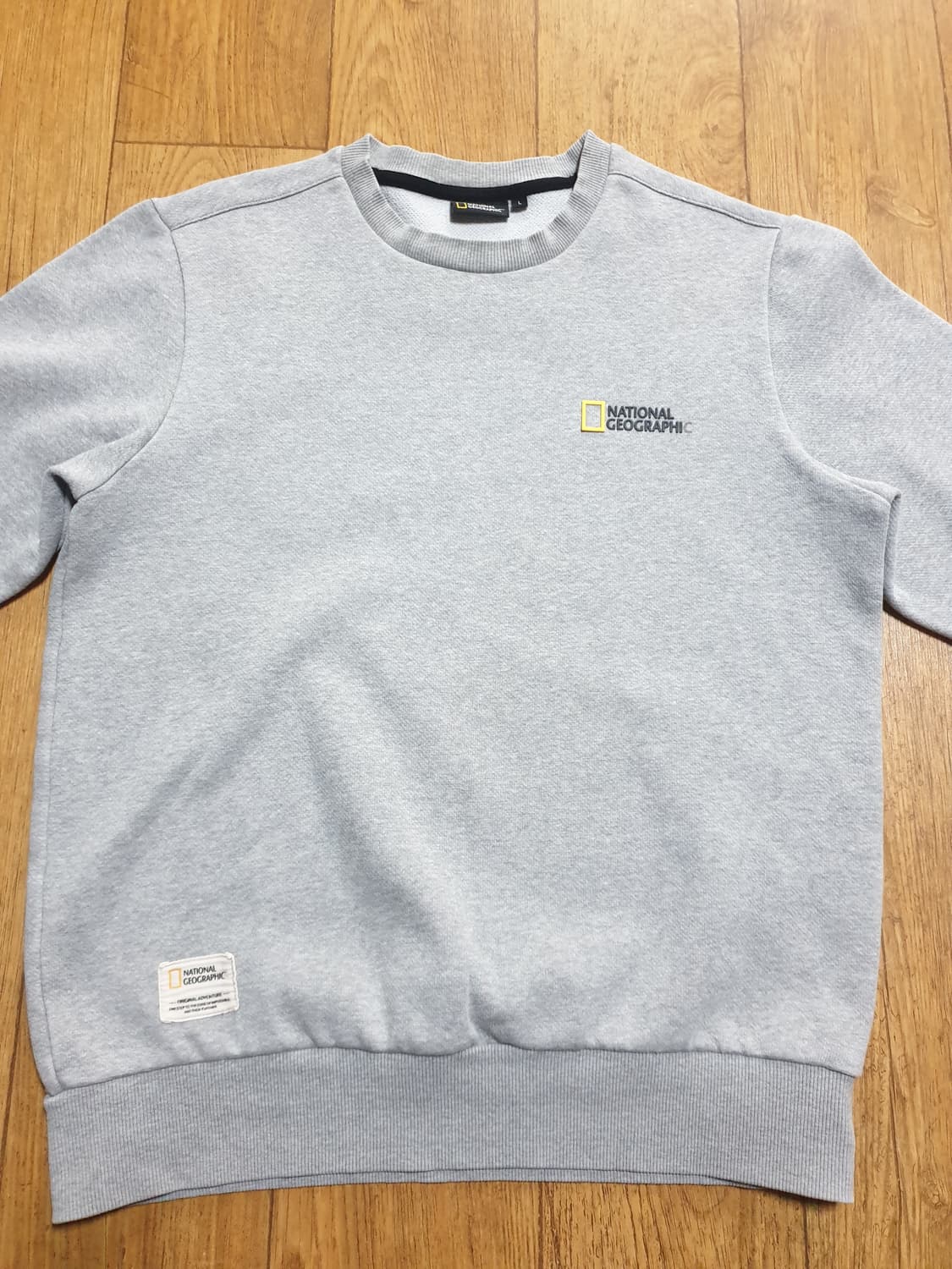 1120 내셔널지오그래픽 긴팔티 100 사이즈입니다 상품이미지1