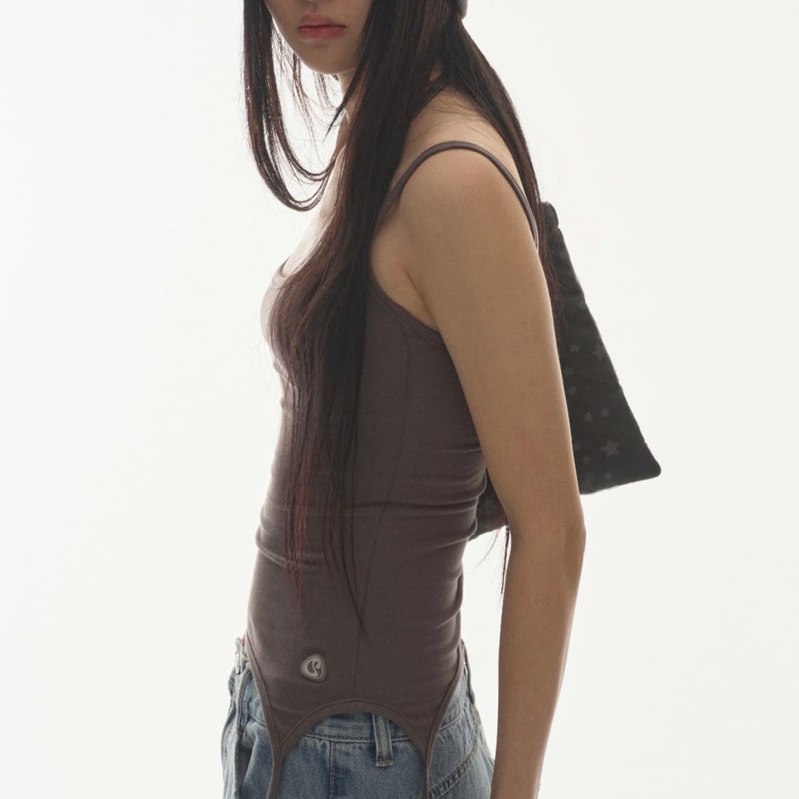 coyseio 코이세이오 홀터 스트랩 슬리브리스 차콜 상품이미지4