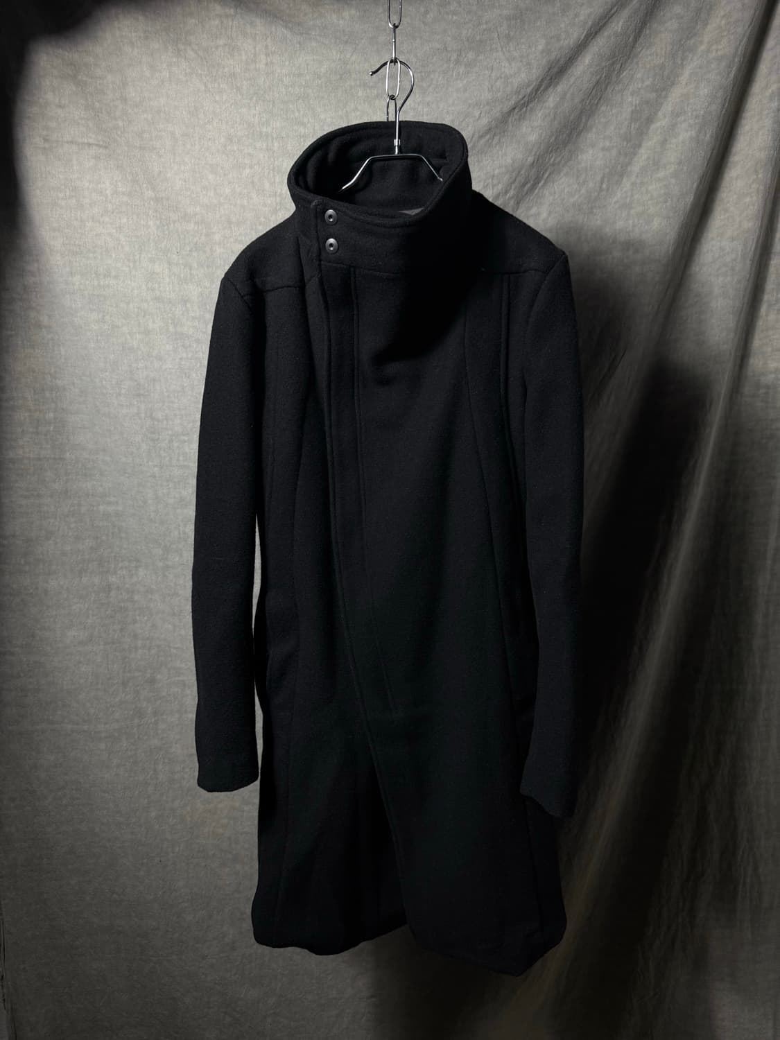 Schlüssel Asymmetric High-Neck Wool Coat 상품이미지3