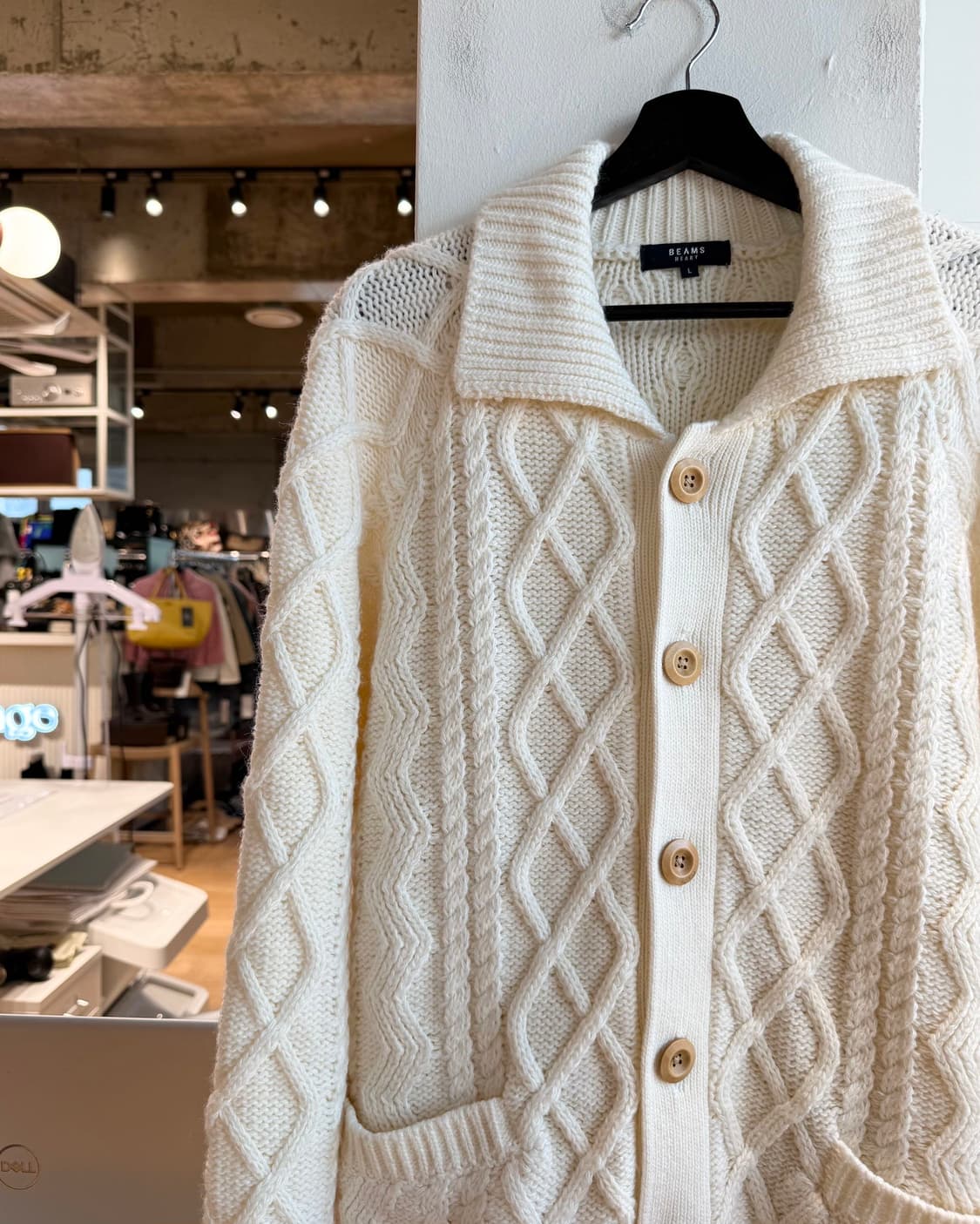 빔즈 하트 아이보리 케이블 니트 가디건  상품이미지3