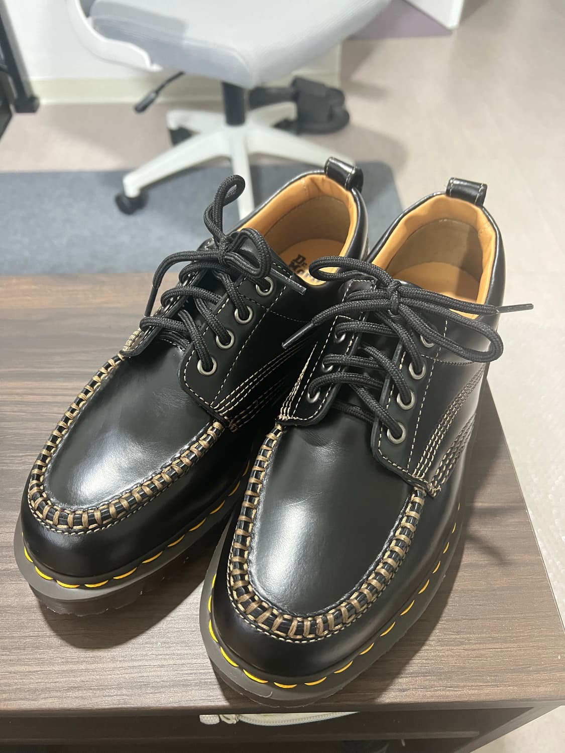 닥터마틴 로웰 270 새제품 팝니다 상품이미지2