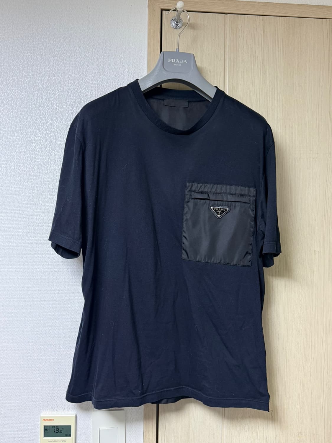 [M] 프라다 나일론 포켓 반팔티셔츠 상품이미지1