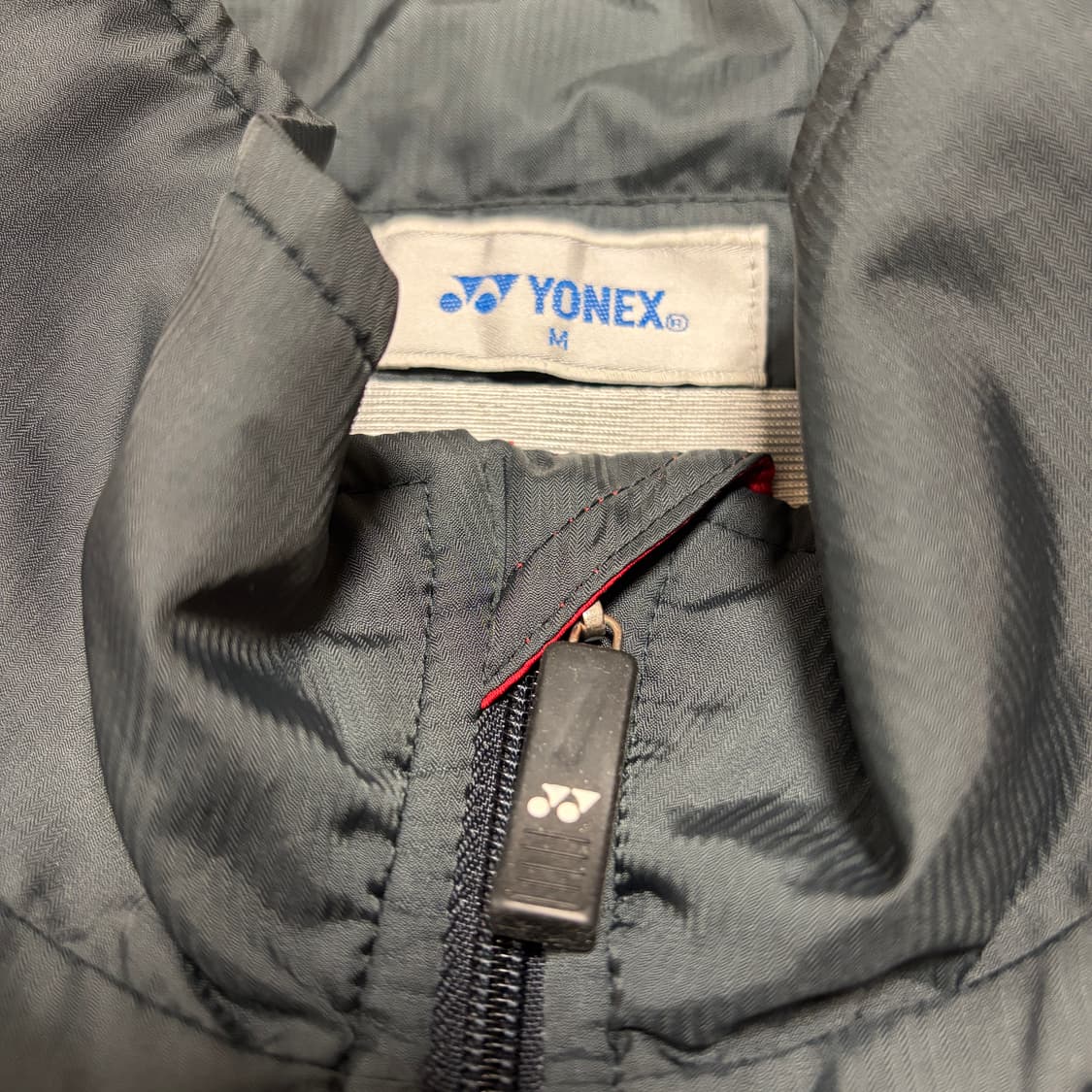 일본판)요넥스 블랙/레드 오버핏 바람막이 자켓 상품이미지3