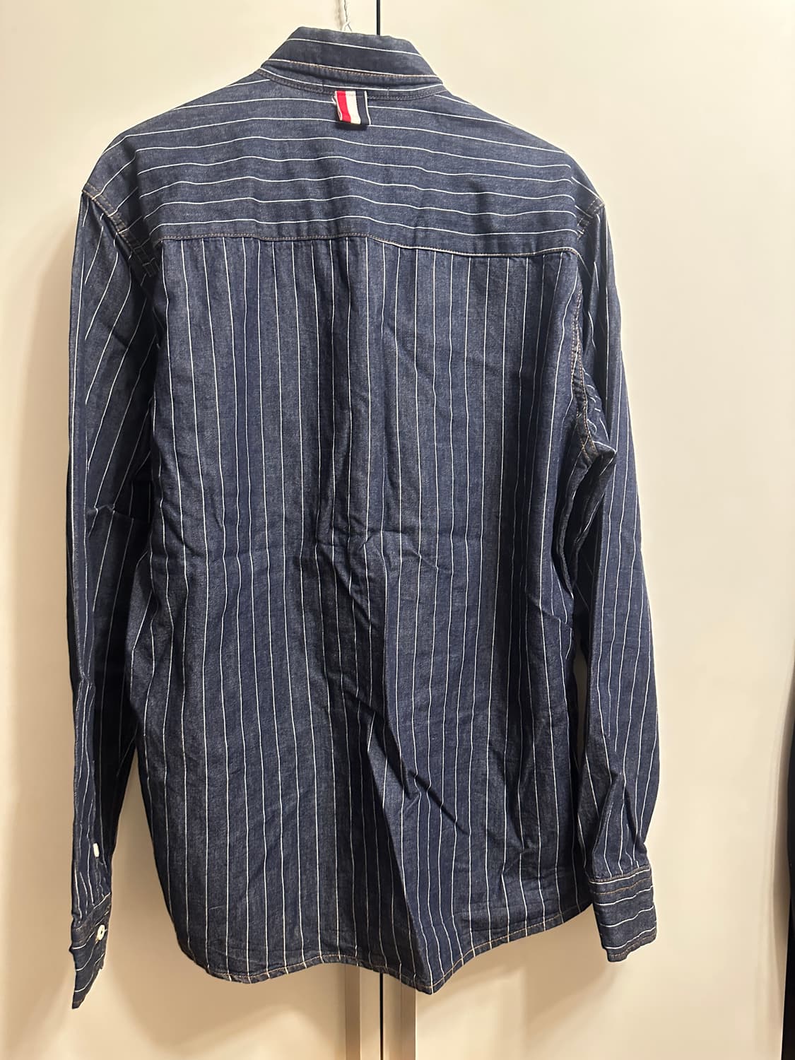 톰브라운 네이비 셔츠 판매 상품이미지2