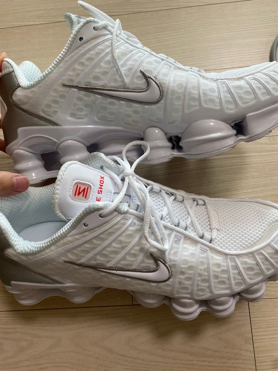 나이키 샥스 메탈릭실버 280 상품이미지2