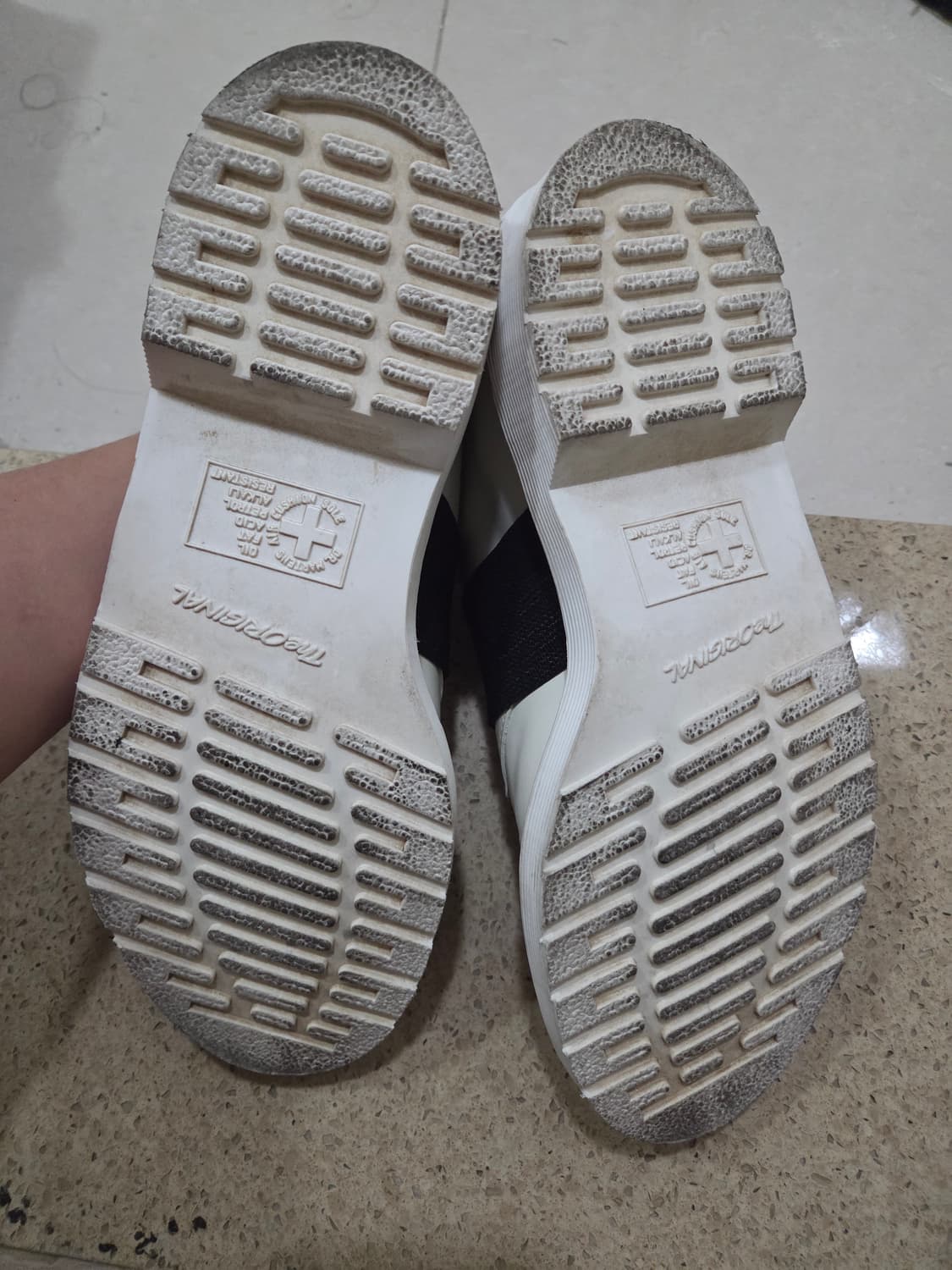 닥마 희귀 1461 화이트 270 EU42 UK8 상품이미지4