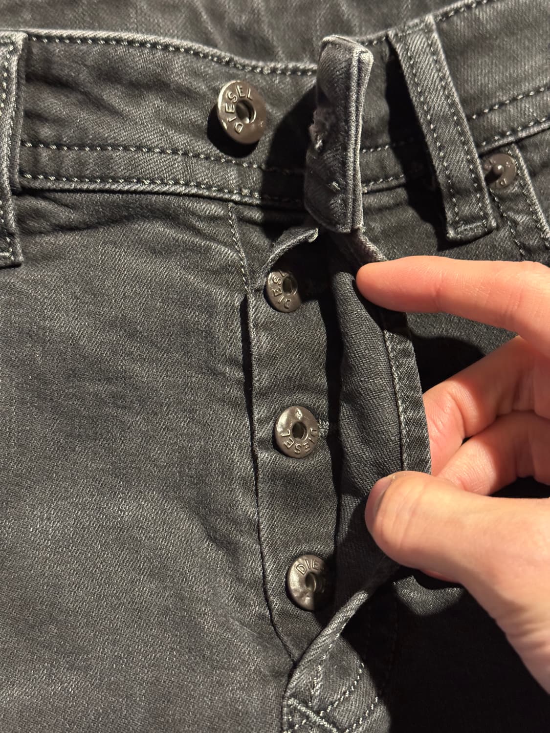 디젤 인더스트리 슬림핏 흑청 데님 상품이미지4