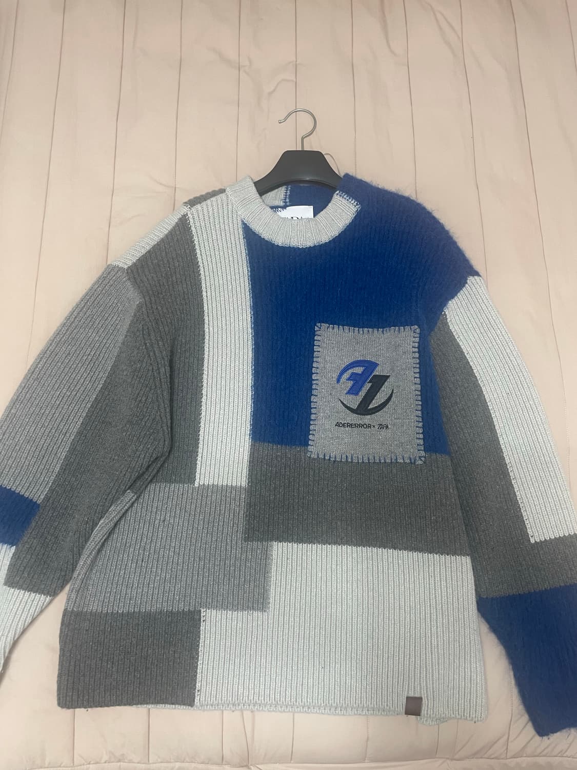 자라x아더에러 패치 니트 (L-XL사이즈) 상품이미지1