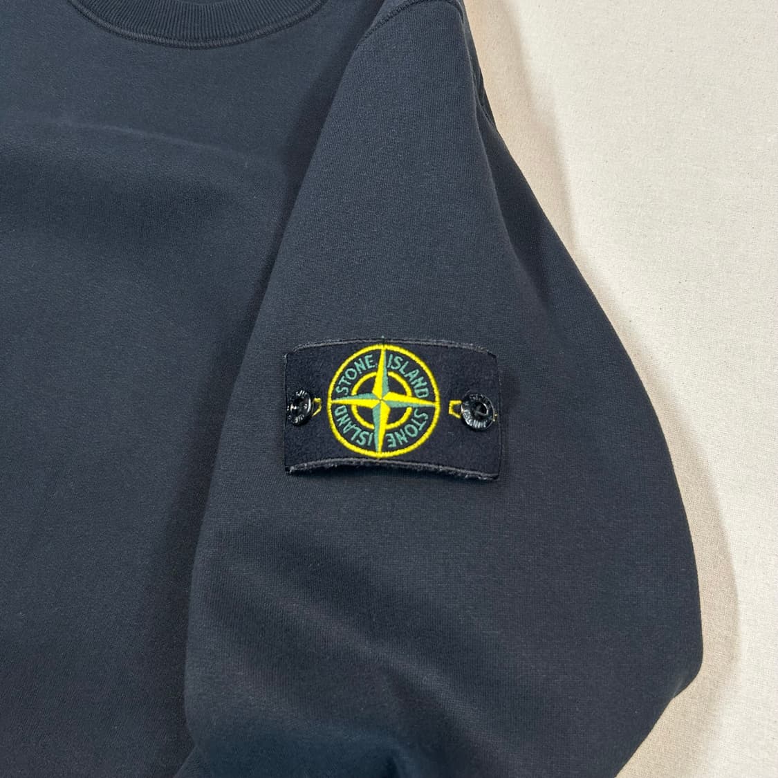 L) 스톤아일랜드 블랙 와펜 맨투맨 스웨트셔츠 정품 상품이미지5