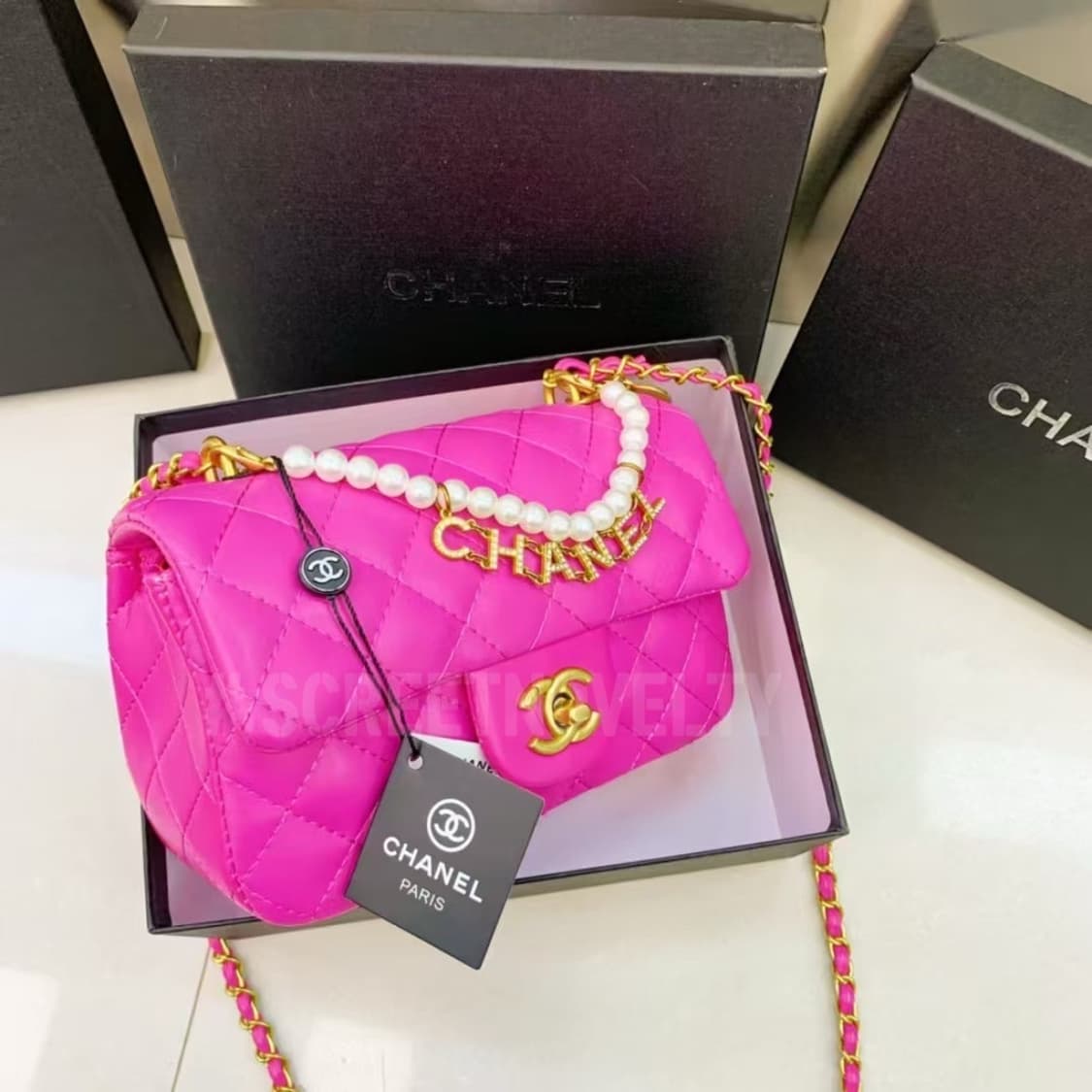샤넬 퀄팅 하트참 클래식 이니셜 체인백 숄더백 상품이미지4