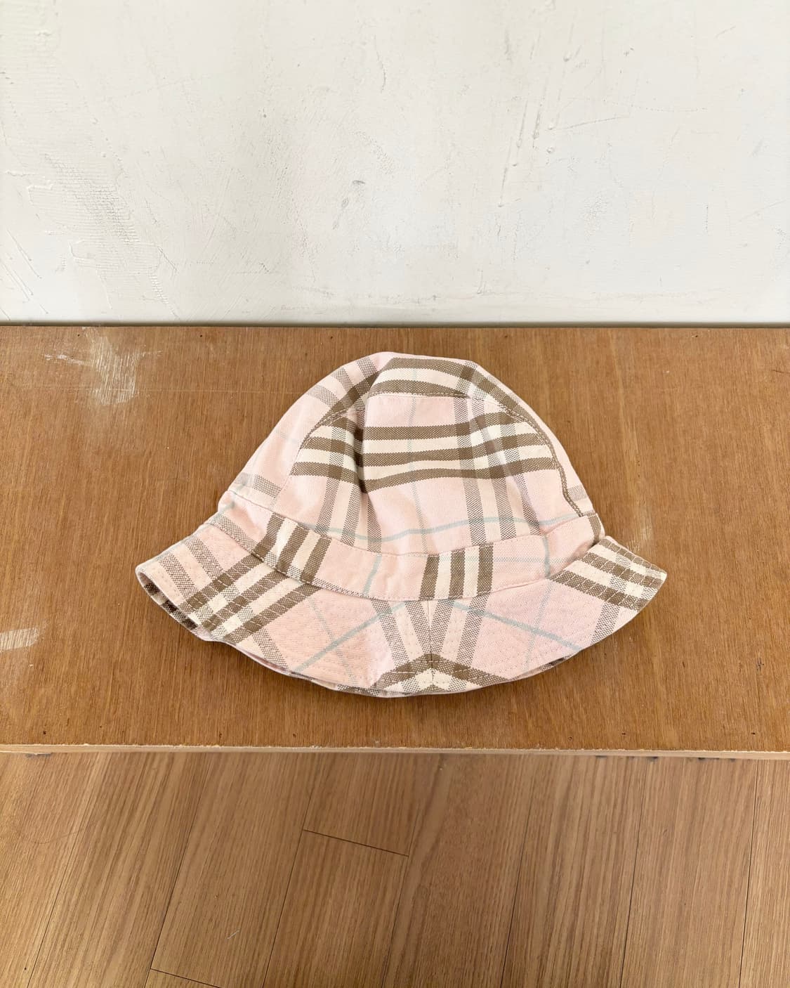 버버리 핑크 체크 버킷햇 상품이미지3