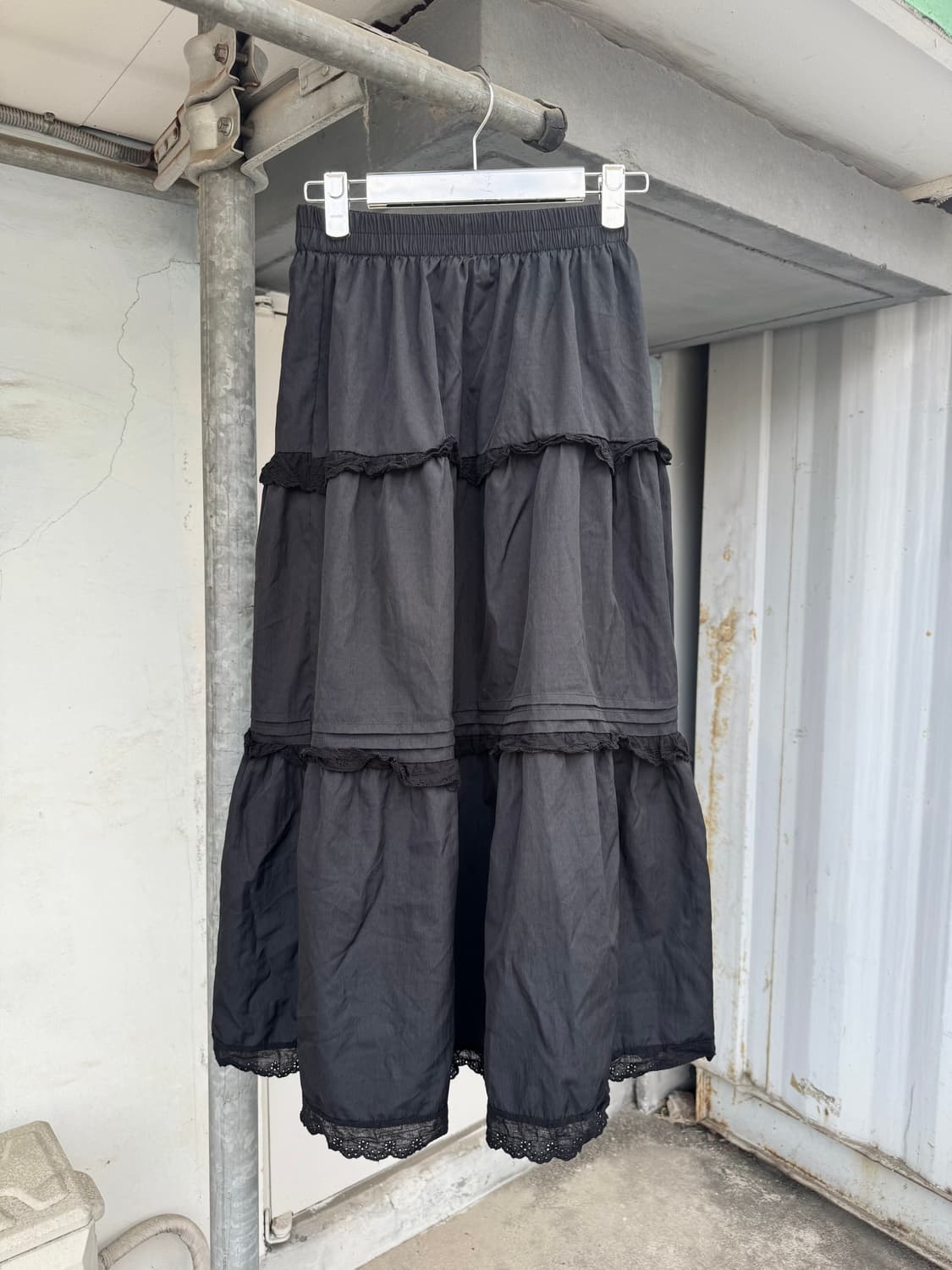 Black Ruffle Tiered Skirt 상품이미지3