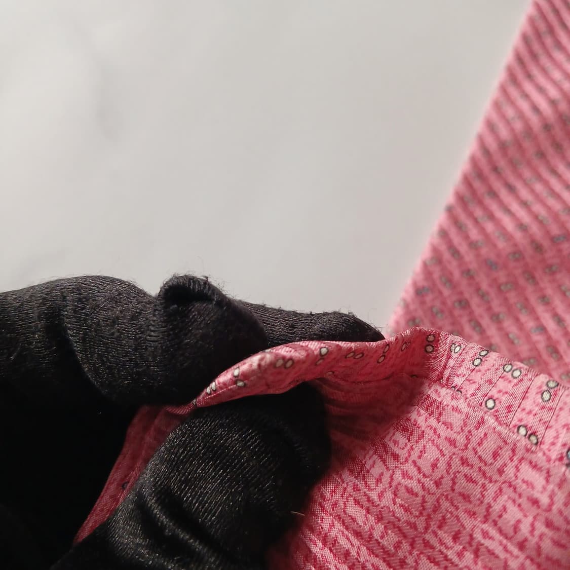 던힐 실크 핑크 자카드 패턴 넥타이 9.5cm B등급 A18807
 상품이미지8