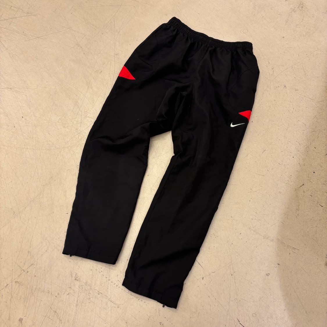 나이키 레드포인트 스우시 트레이닝 팬츠 상품이미지1