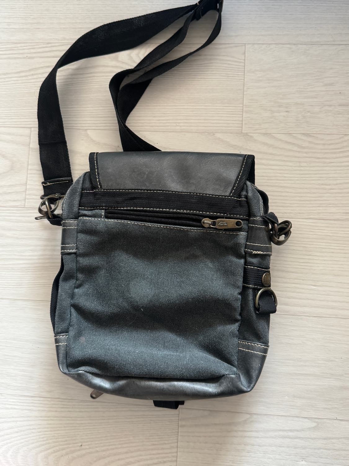 디젤 disel 빈티지 버클 크로스백 상품이미지2