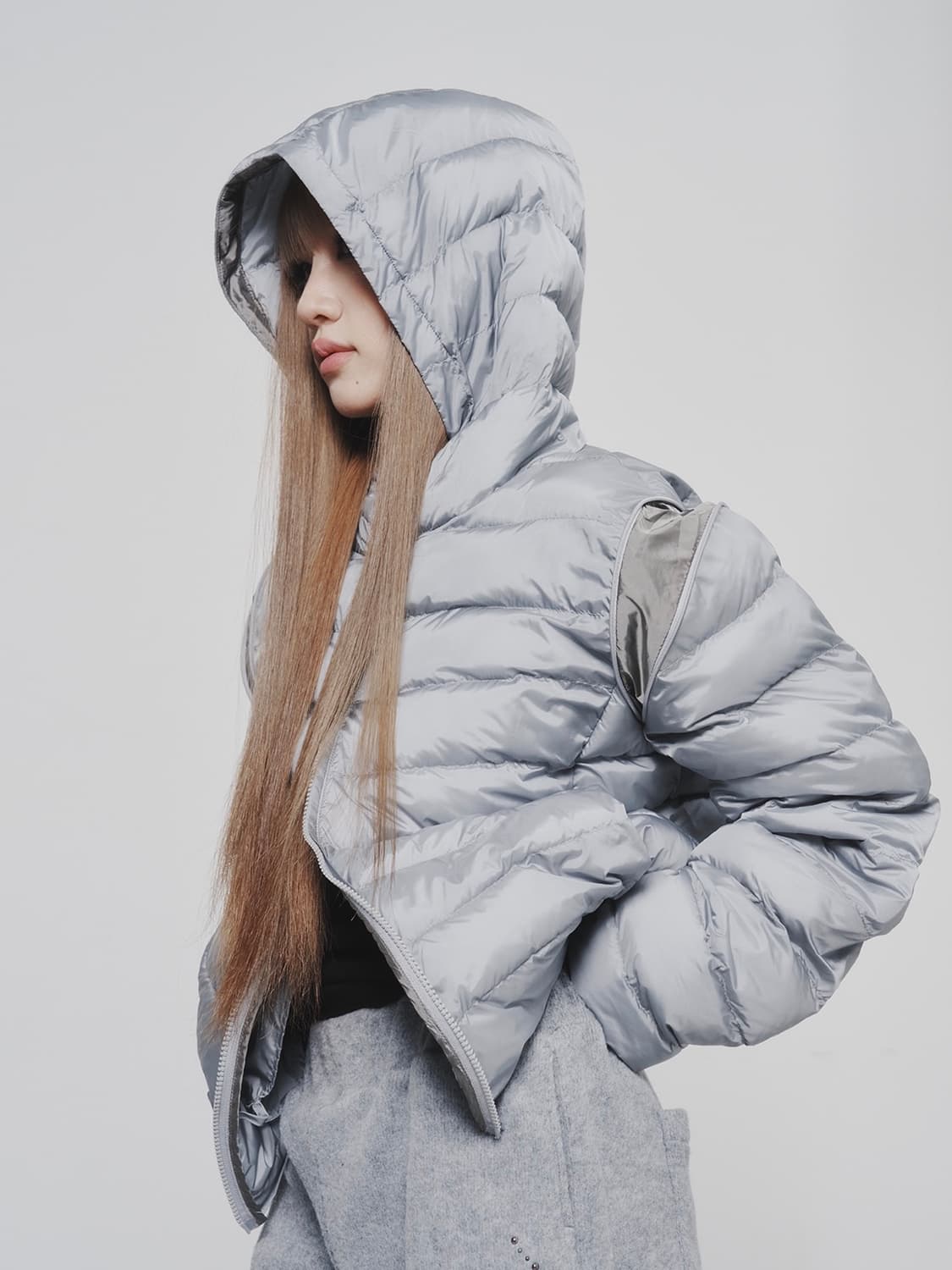 다이닛 경량패딩 실버 새상품 상품이미지1