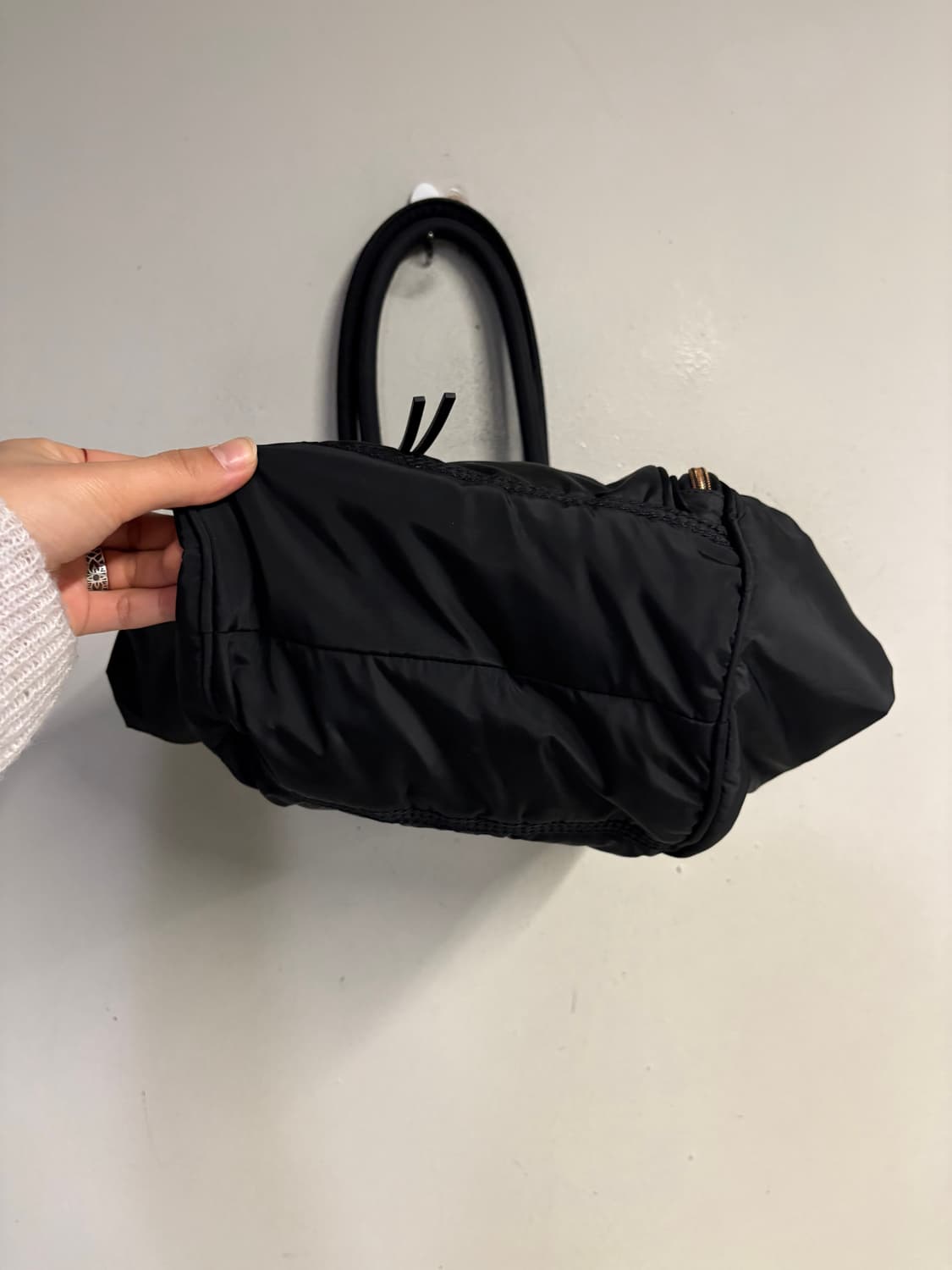 DIESEL padded nyloon shoulder bag 상품이미지4