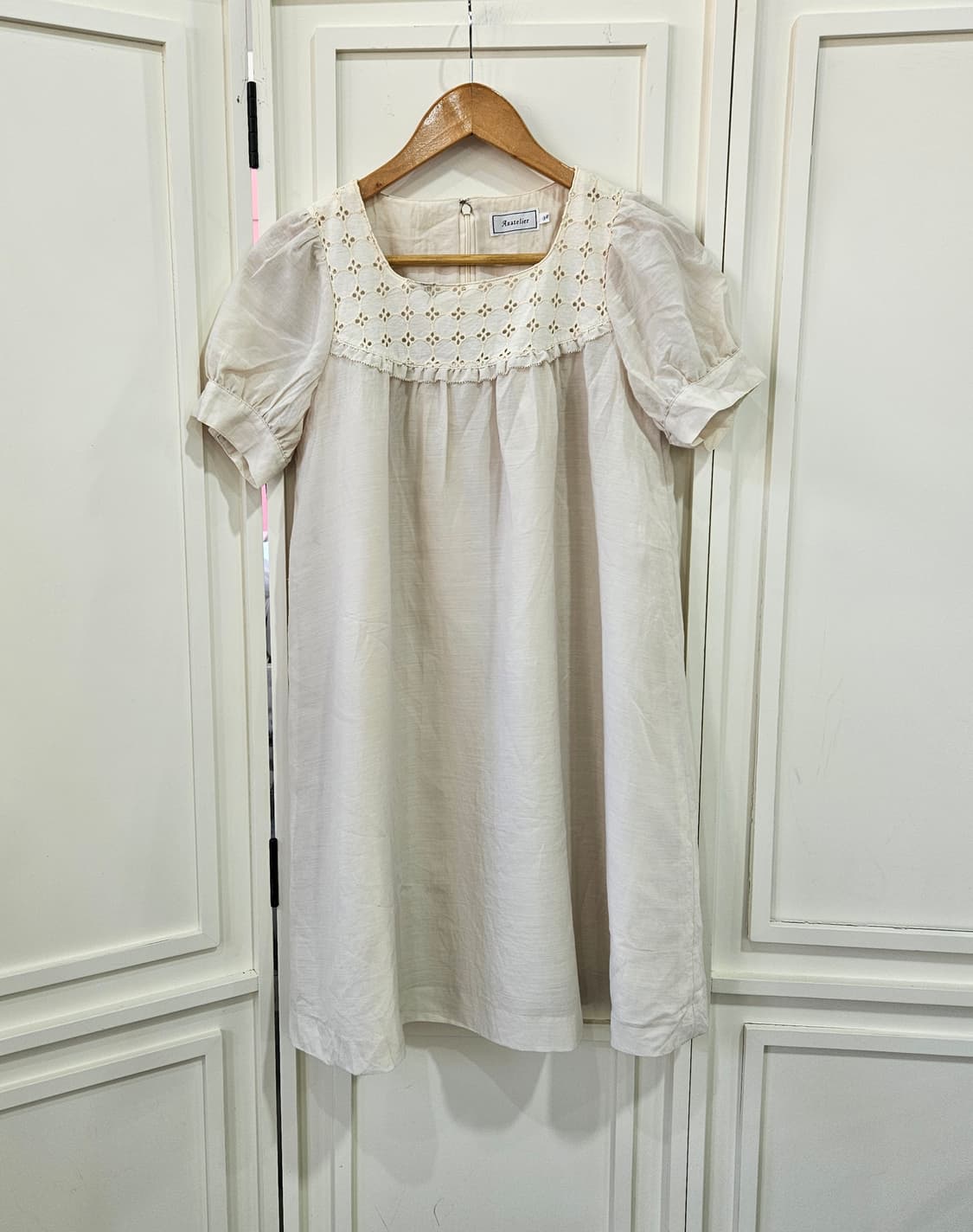 펀칭 레이스 퍼프 원피스 상품이미지1