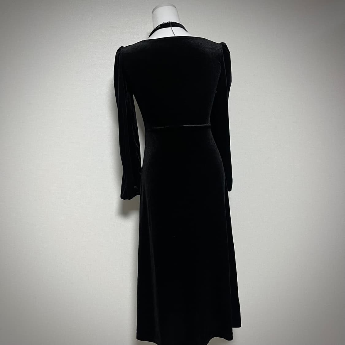 고딕 고스 벨벳 홀터넥 원피스 상품이미지3