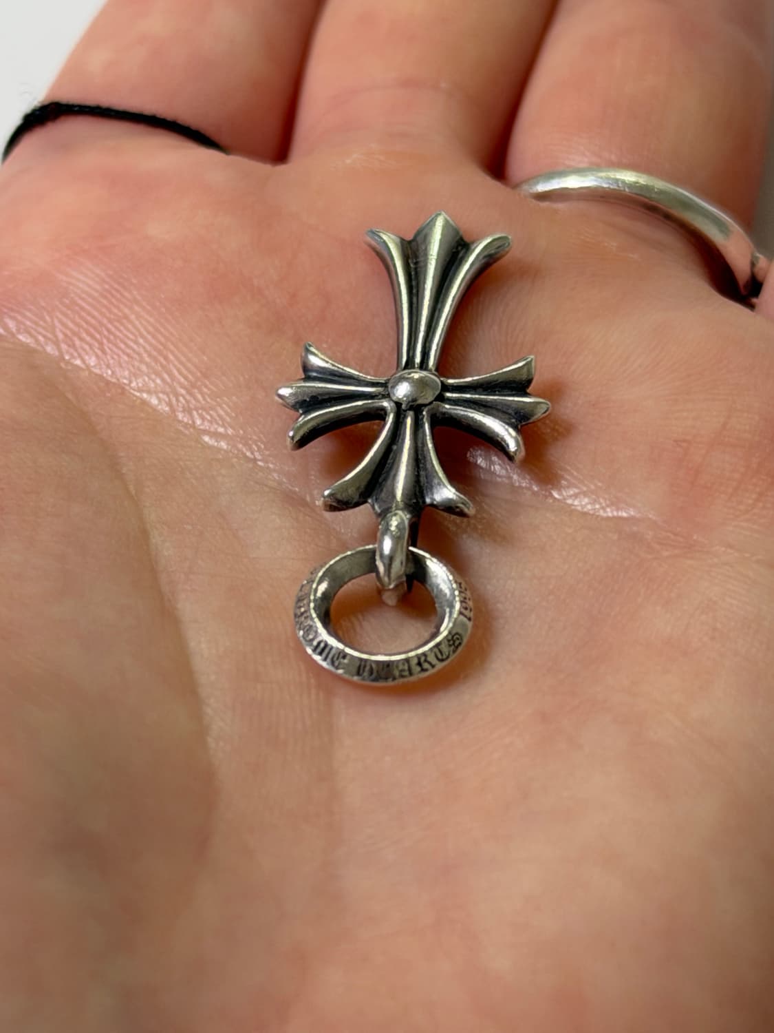 크롬하츠 타이니 크로스 참  상품이미지5