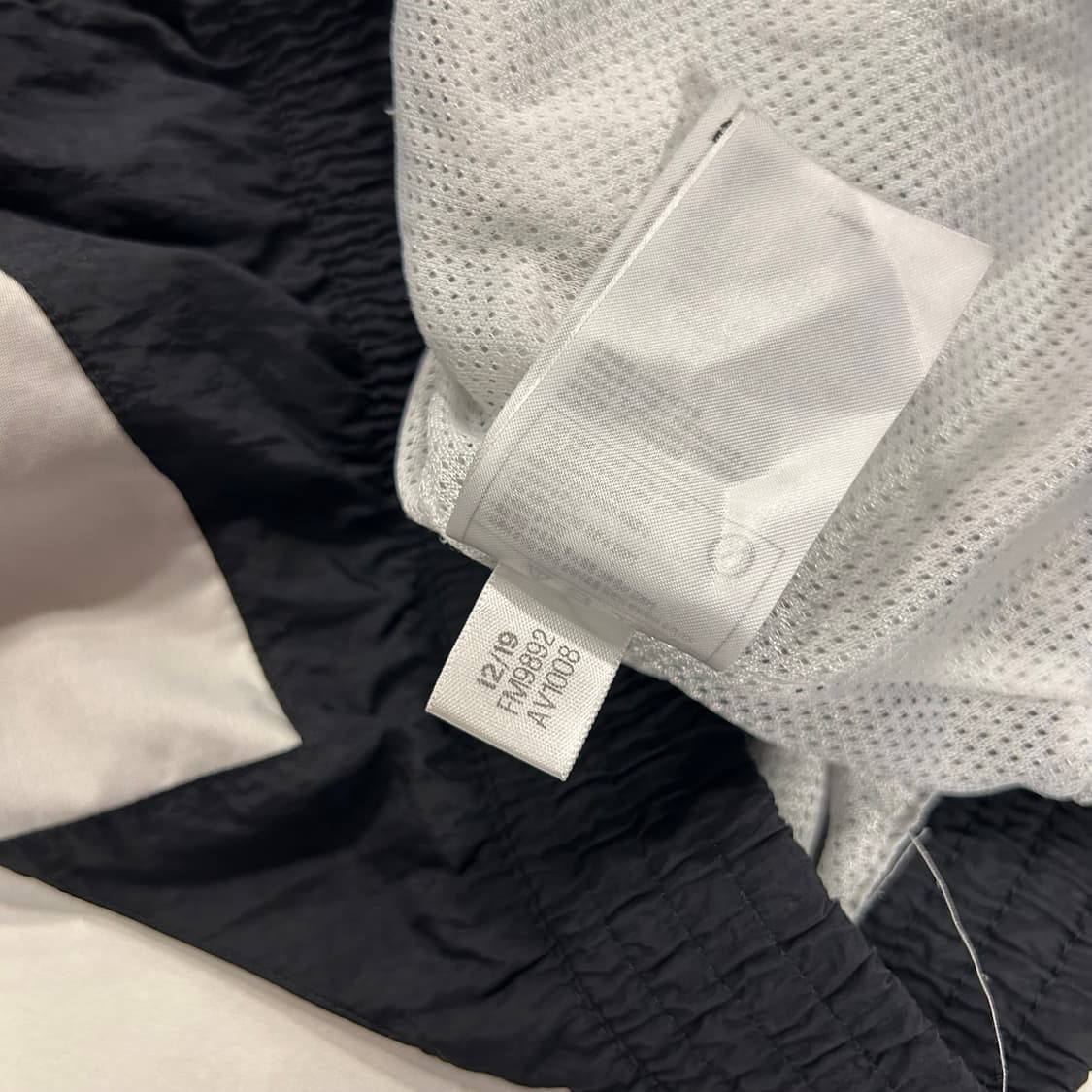 [L] 아디다스 블랙 트레포일 바람막이 자켓 상품이미지8