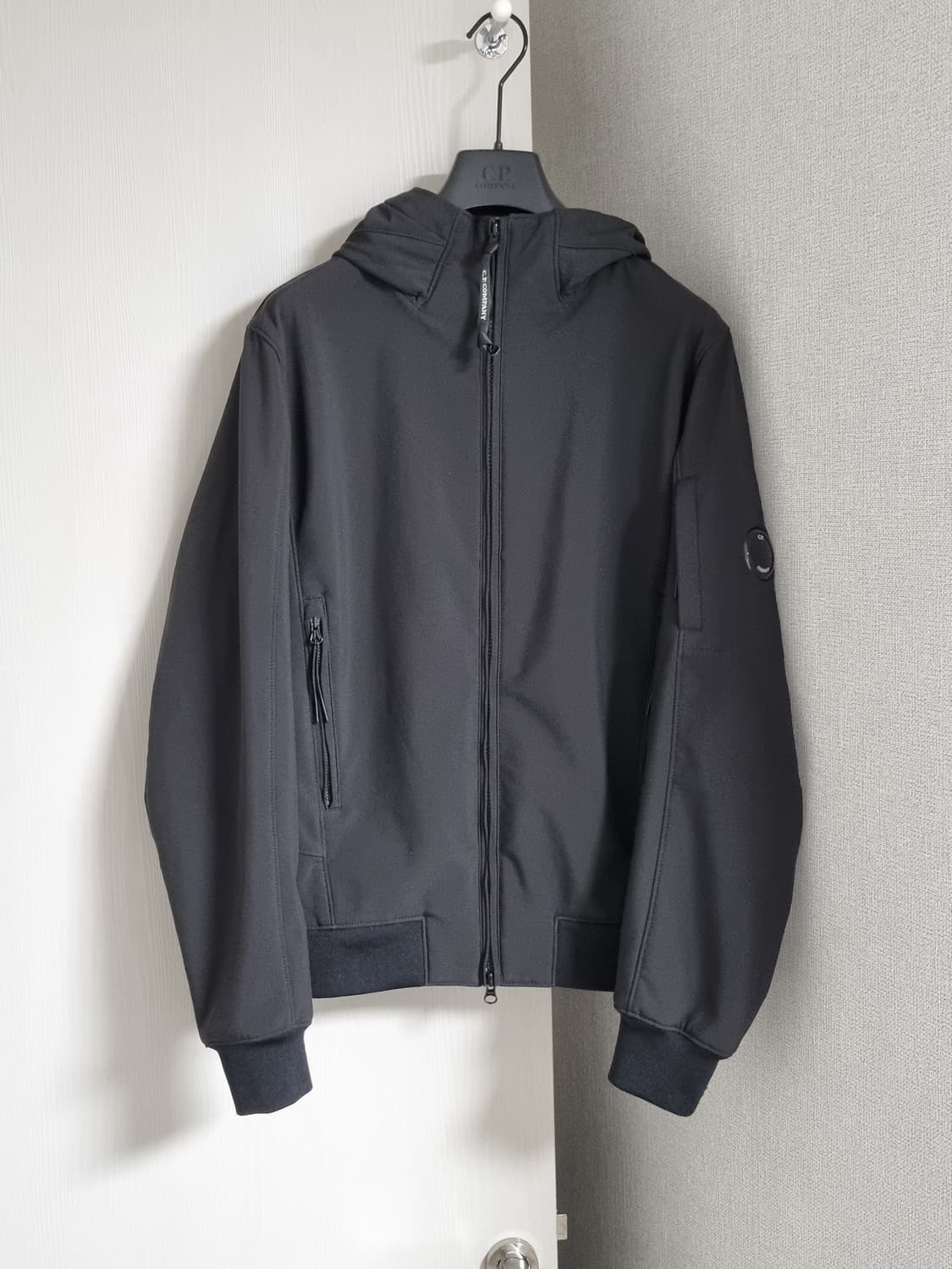 cp컴퍼니 쉘 바람막이 상품이미지1