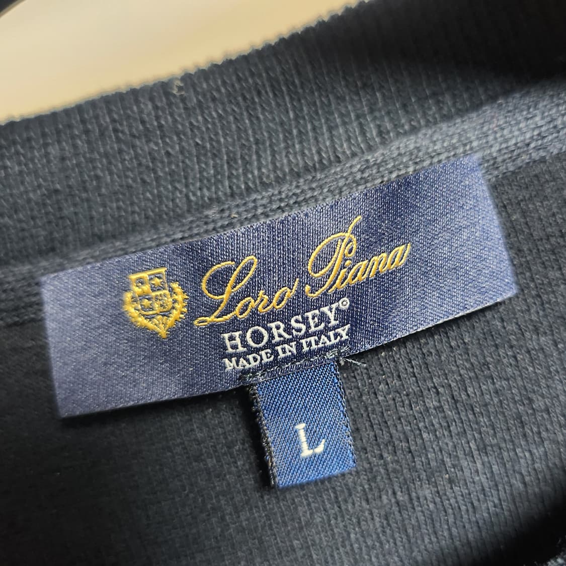 로로피아나 여성 맨투맨
사이즈 L / 사용감 적음 상품이미지3