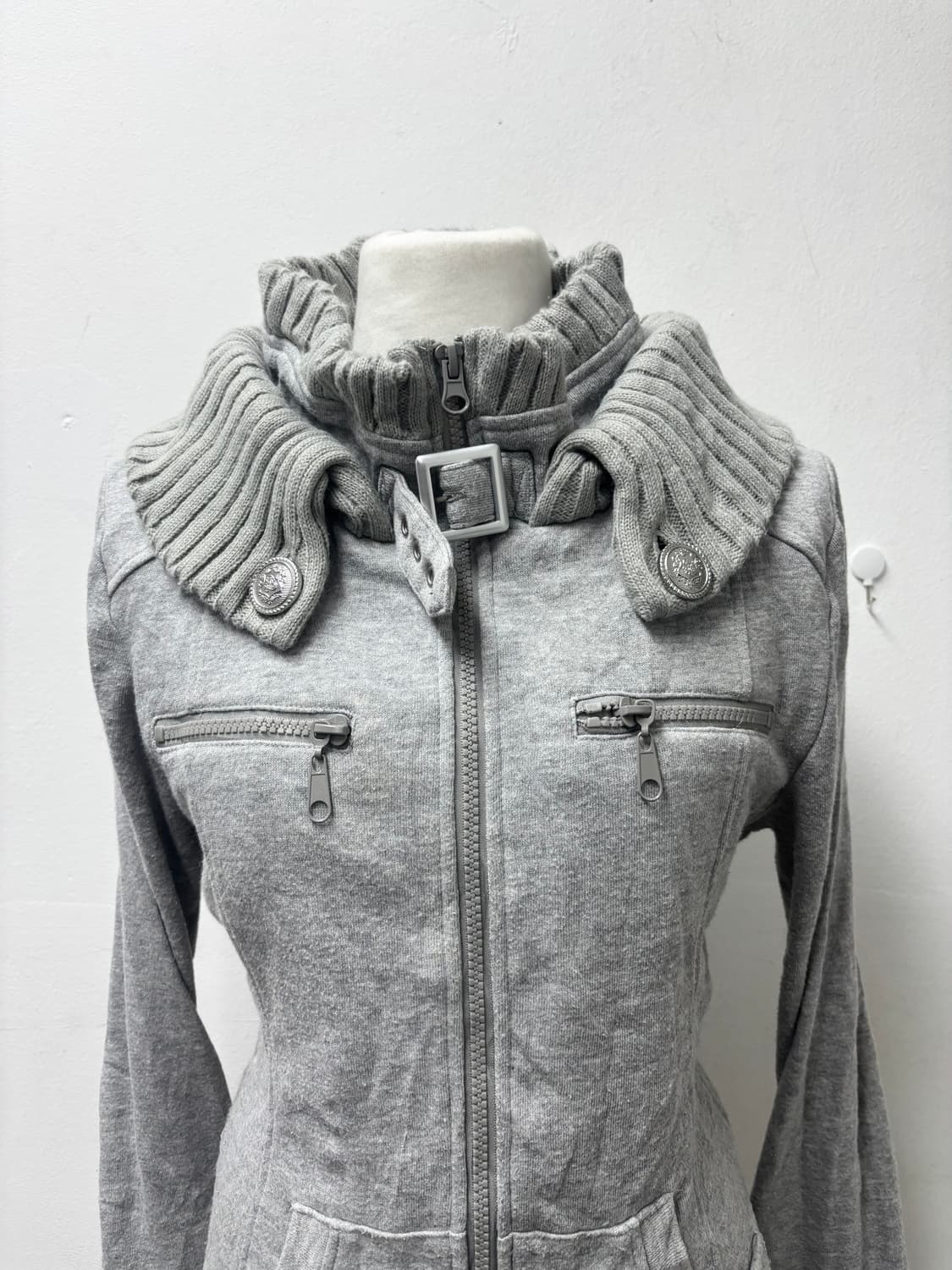 [2000s COLZA]Y2K Rare Neck Buckle Grey Z 상품이미지3