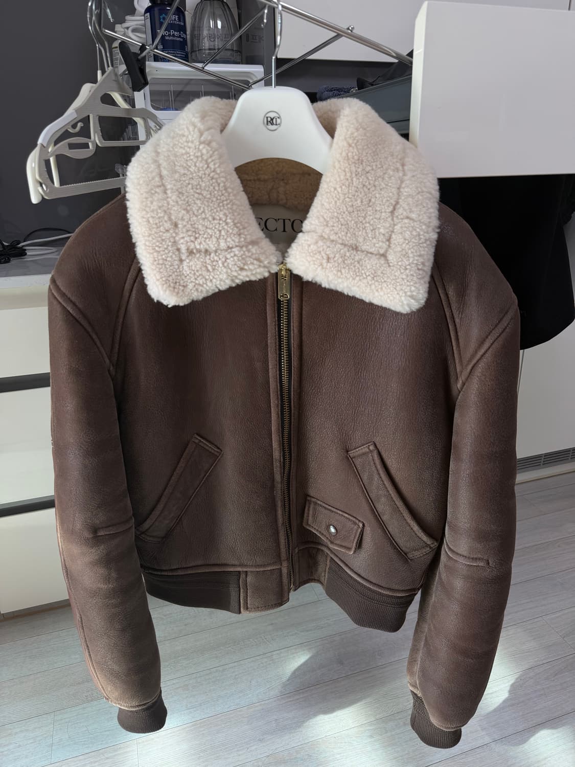 렉토 무스탕 s 판매합니다 (착샷o) 상품이미지1