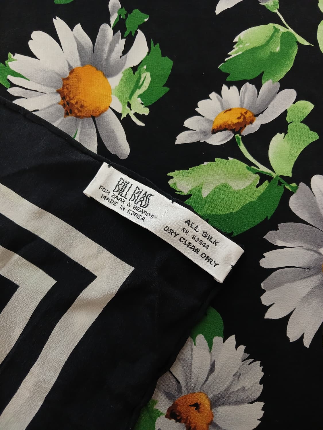 BILL BLASS 데이지 실크스카프  상품이미지3