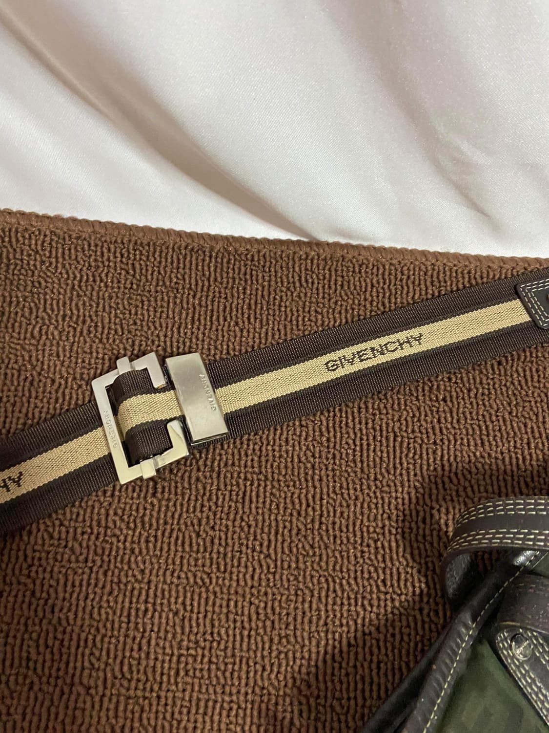 지방시 크로스백 ((귀한 보물같은 제품)) 상품이미지4