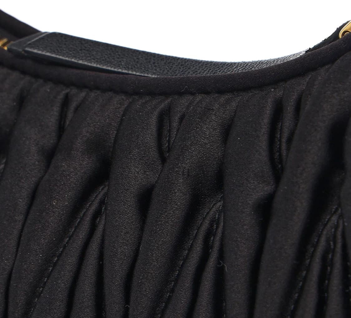 [S급] 미우미우 완더 마테라쎄 새틴 호보백 판매합니다!!! 상품이미지6