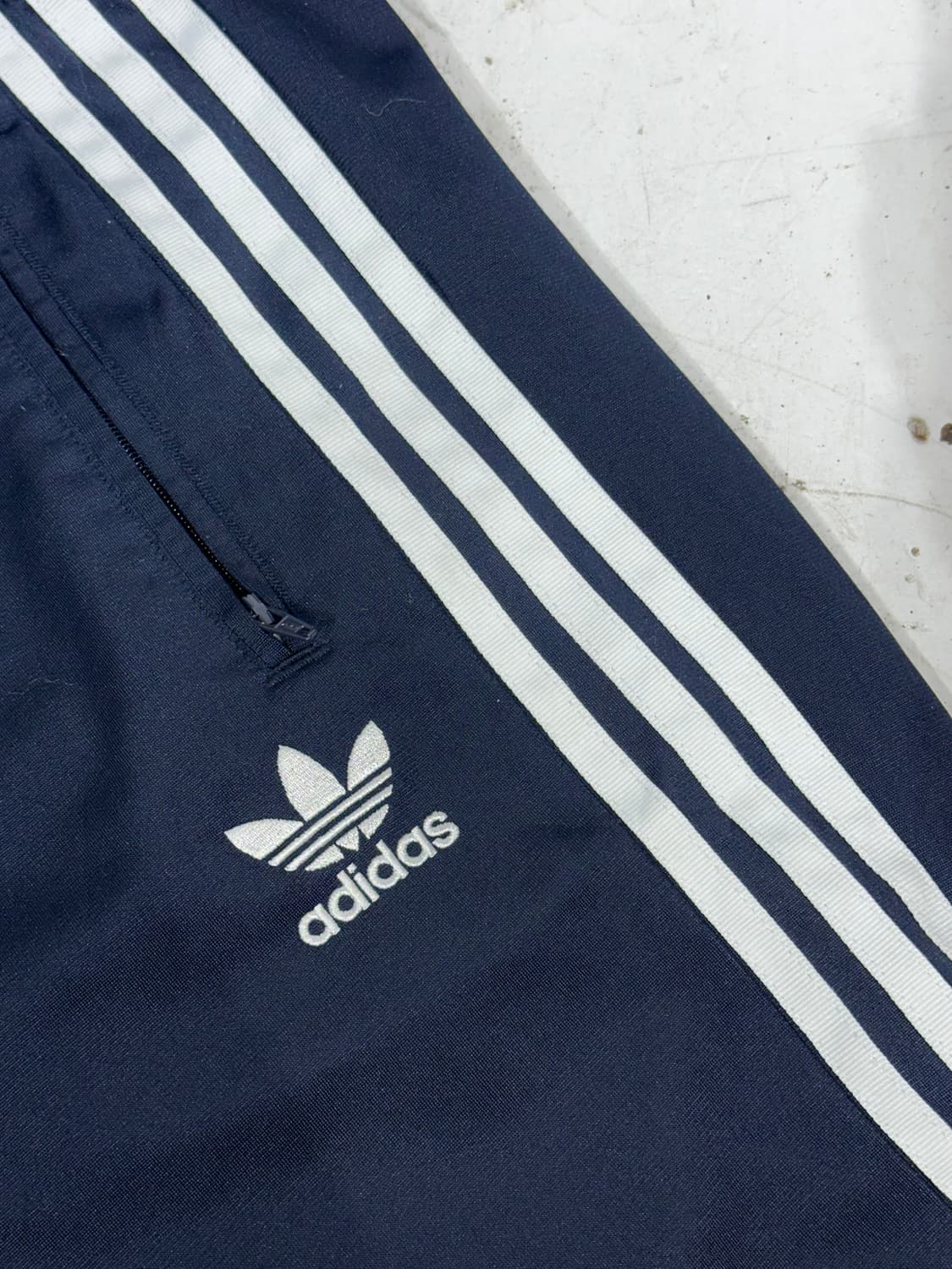 아디다스 네이비 와이드 화이트 삼선 부츠컷 파이어버드 팬츠 상품이미지6