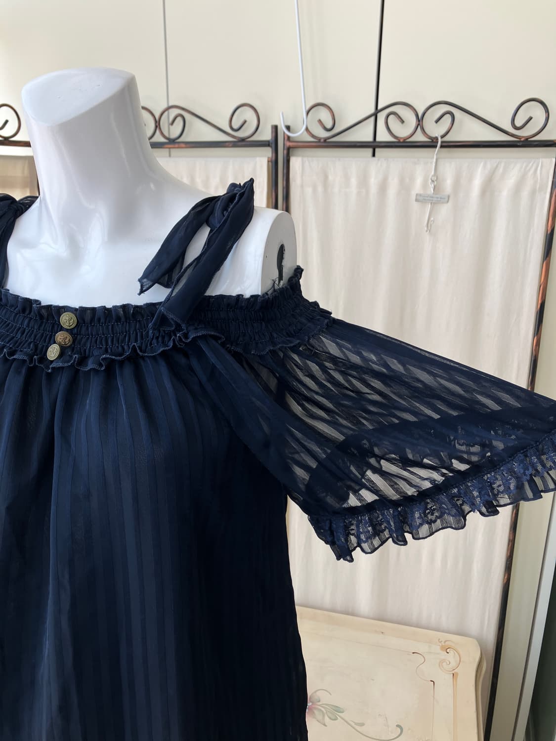 lace shirring strap off-shoulder blouse 상품이미지5