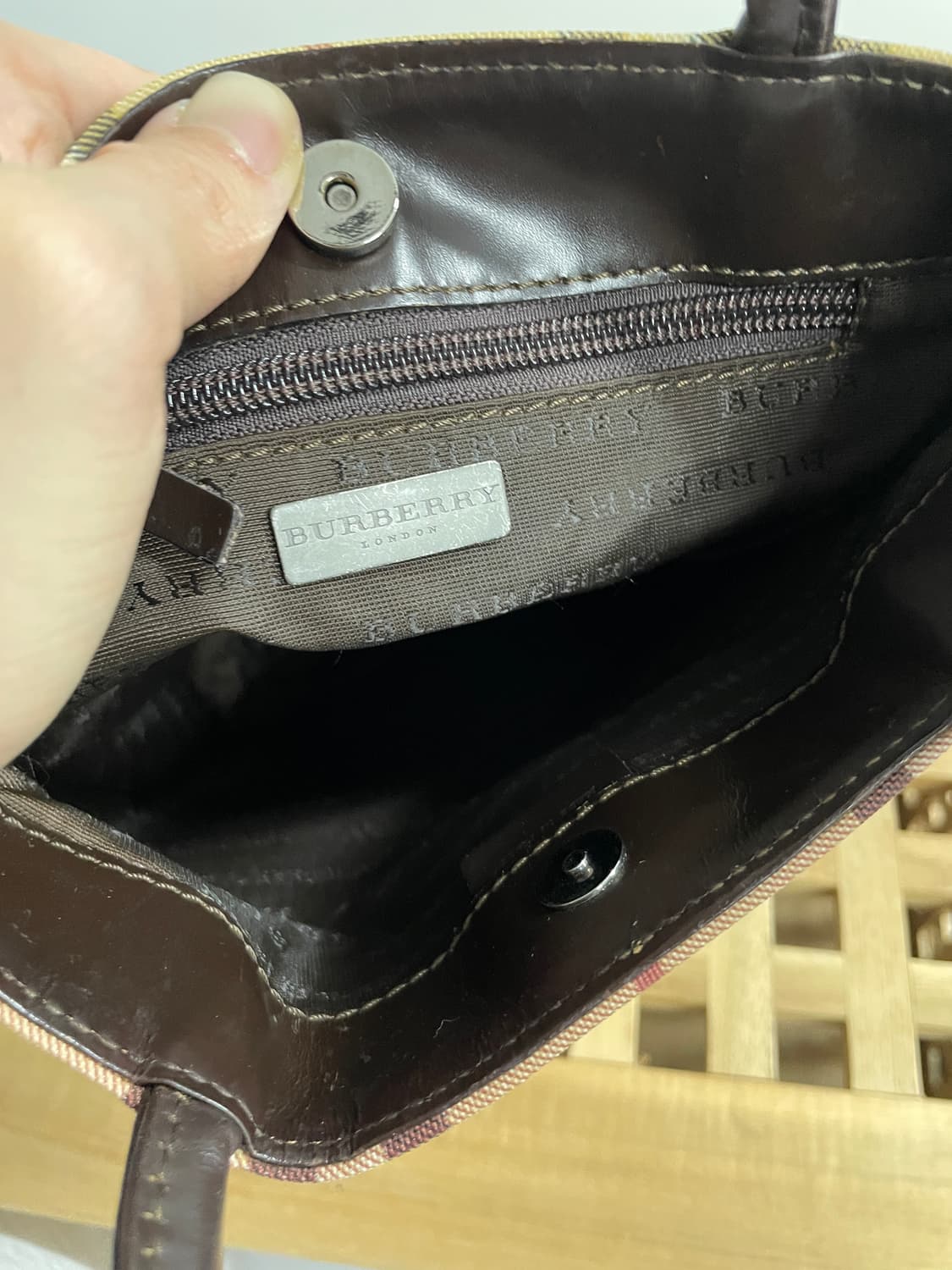 버버리 미니 토트백 상품이미지8