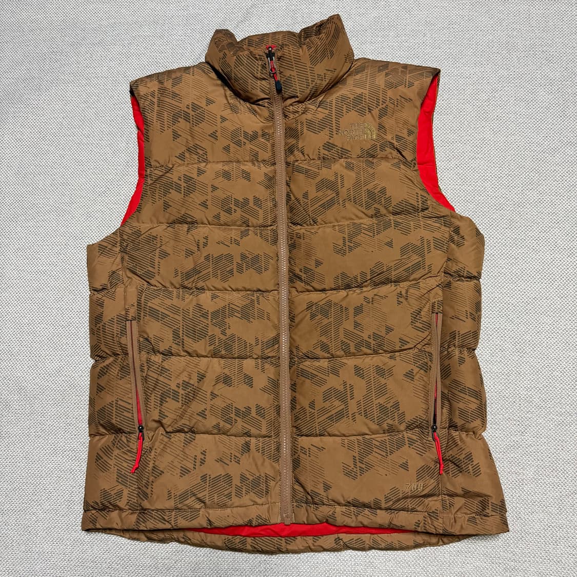 노스페이스 700 브라운 패턴 패딩 조끼 상품이미지1