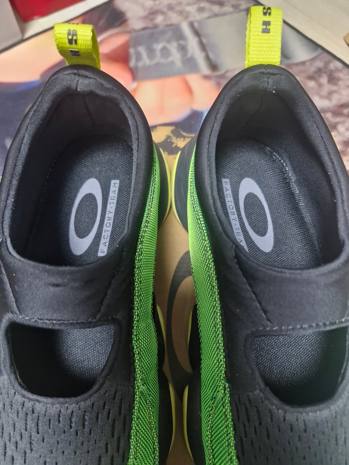 오클리 팩토리 팀  플래시 샌들 브레인 데드 그린 레몬 상품이미지6