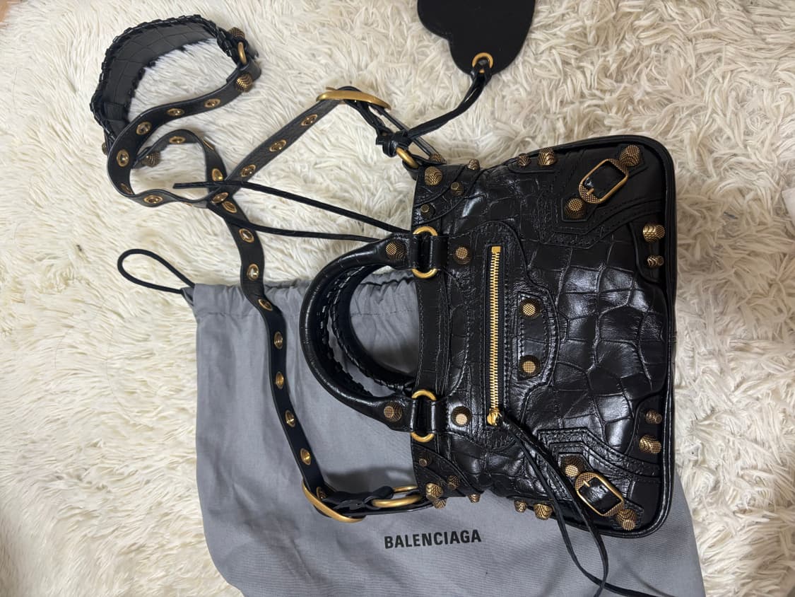 발렌시아가 네오카골 xs 크로커 레더 정품 상품이미지1