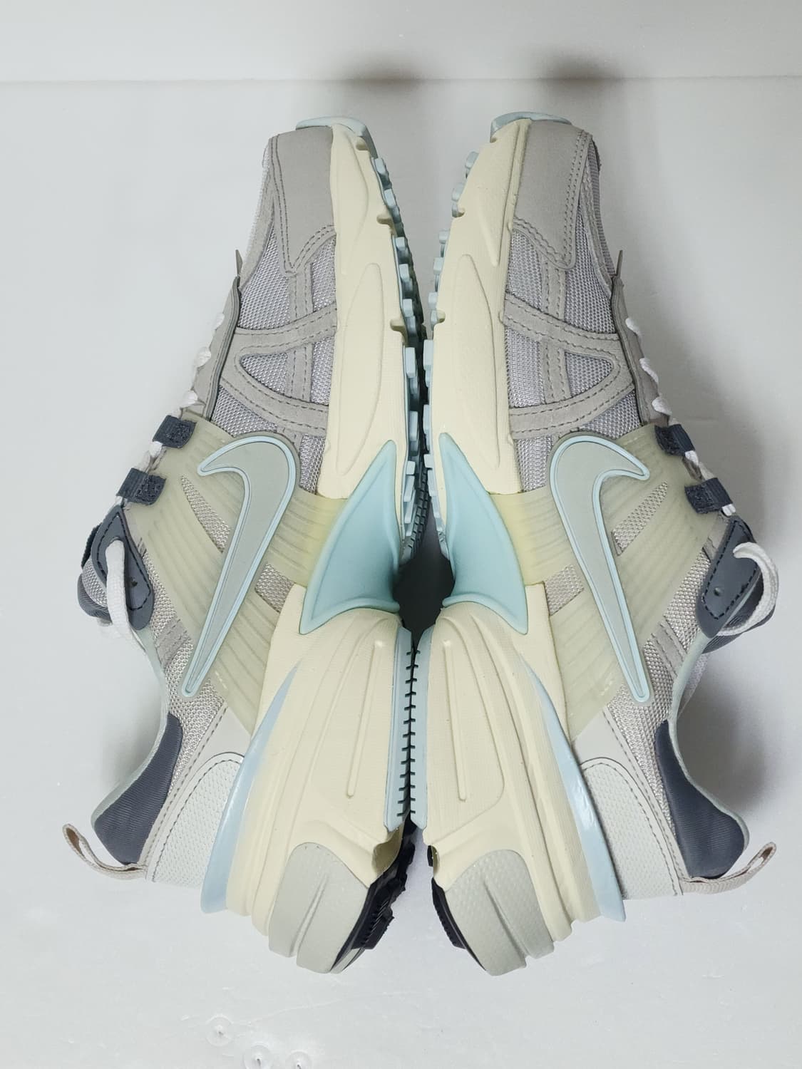 나이키 V2K 런 FZ3596-072 250mm 상품이미지3