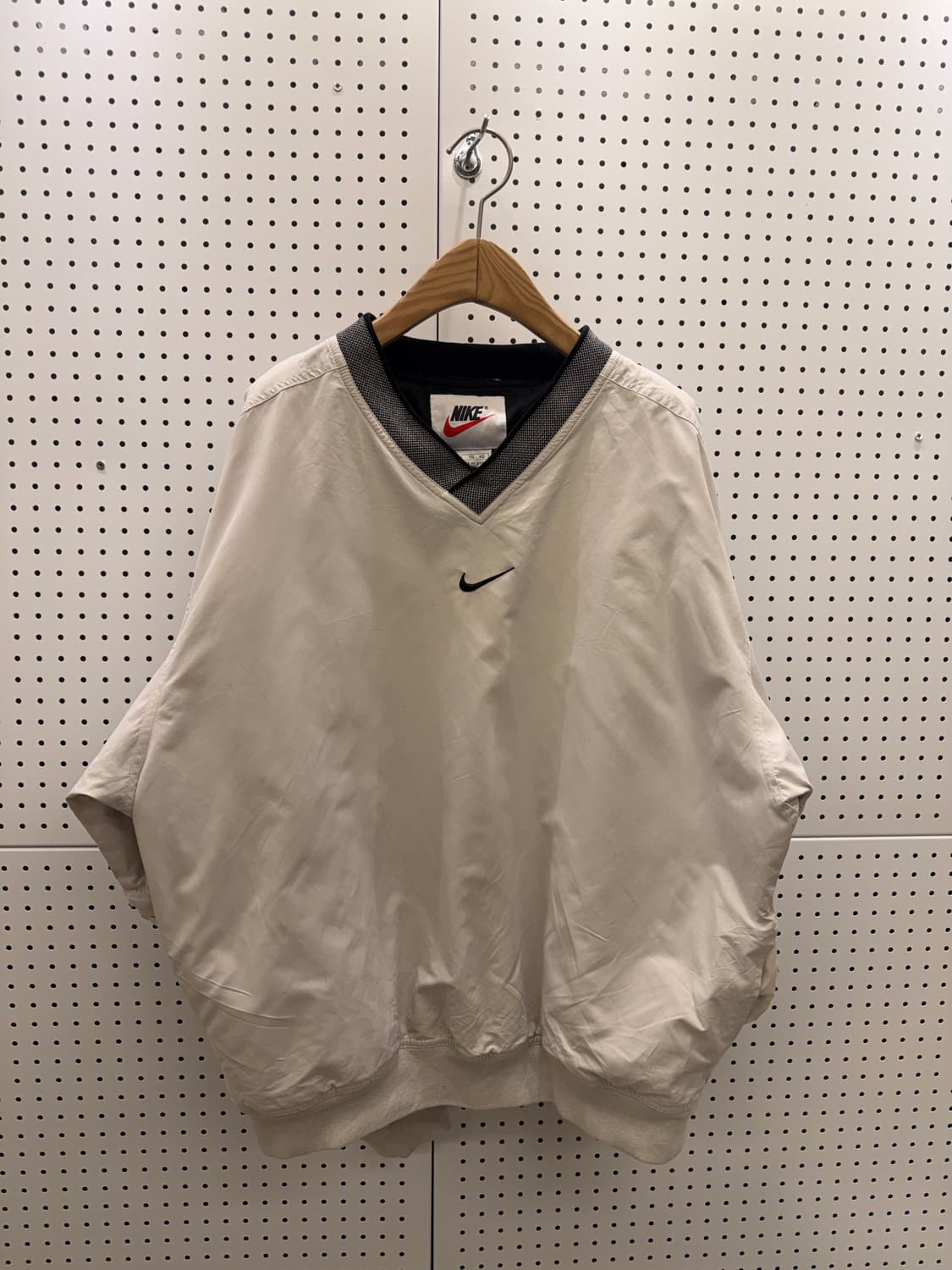 나이키 스우시 브이넥 나일론 웜업 U836 상품이미지2