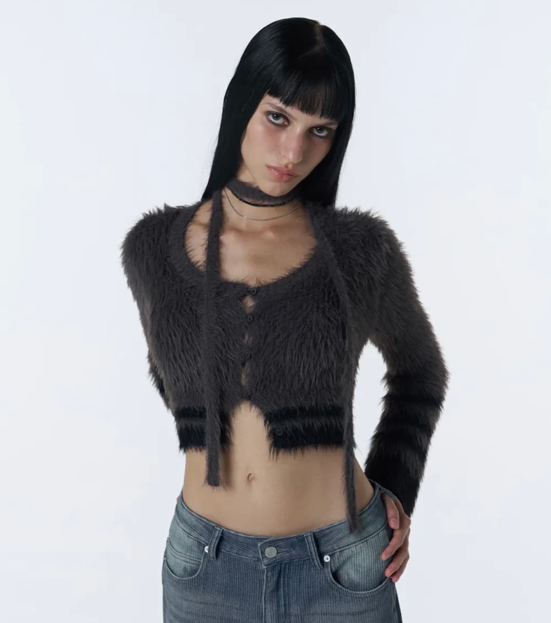 오디너리홀리데이 헤어리 퍼 크롭가디건 챠콜 스컬프터 상품이미지1