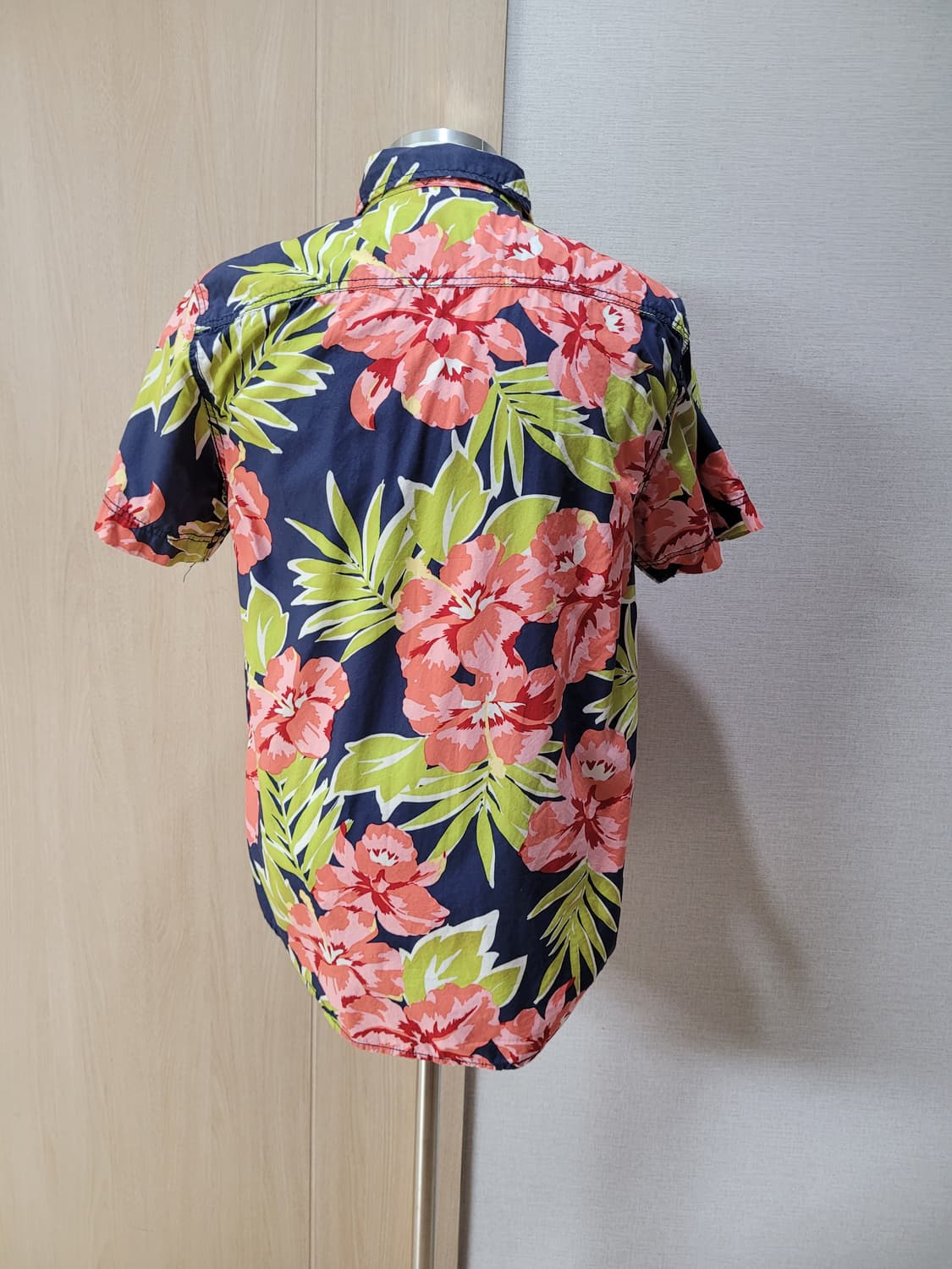 후아유 WHO.A.U 남자 트로피컬 반팔 셔츠 105 네이비 상품이미지6