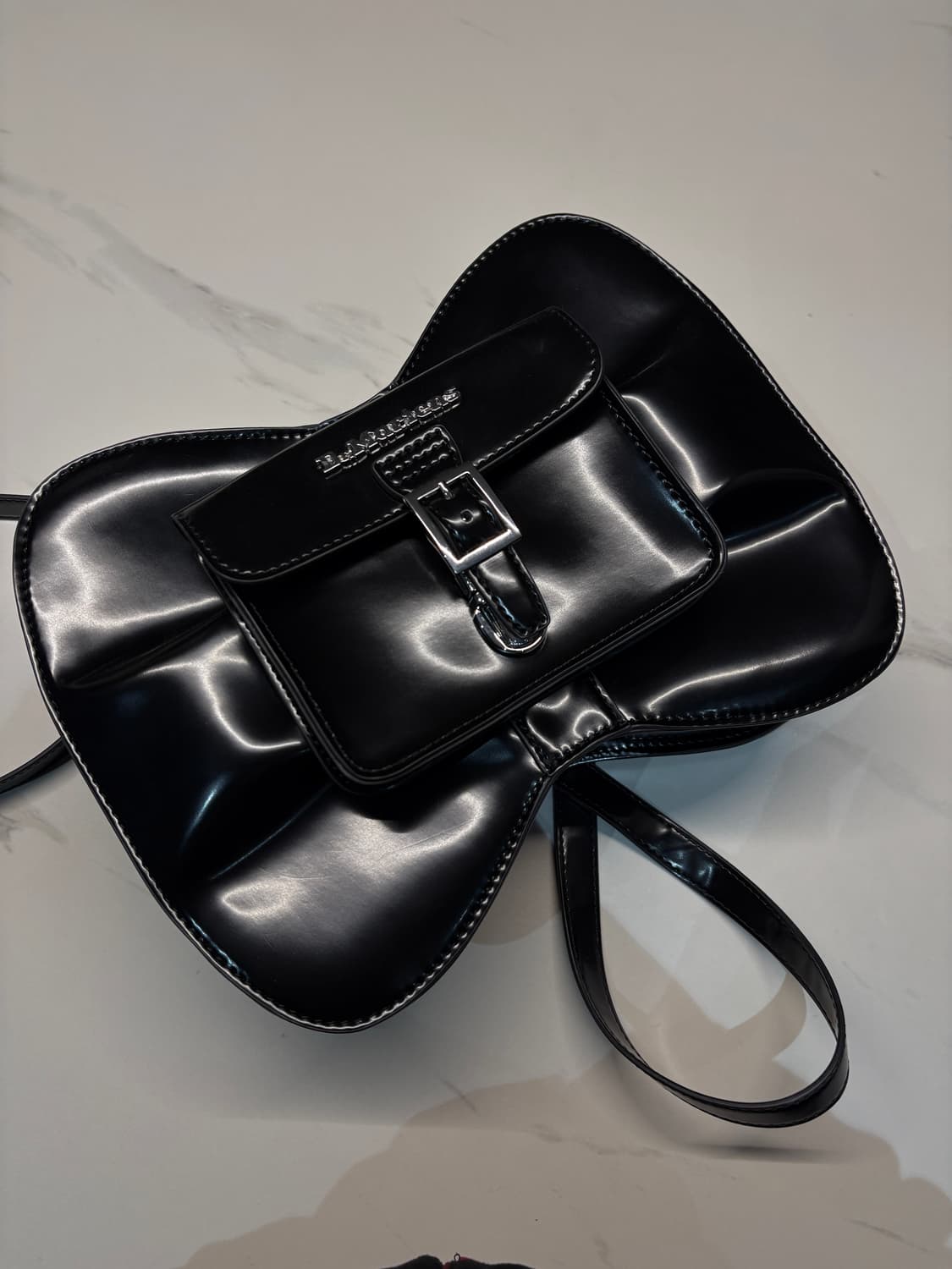 닥터마틴 보우백 블랙 백팩 숄더 크로스 상품이미지2