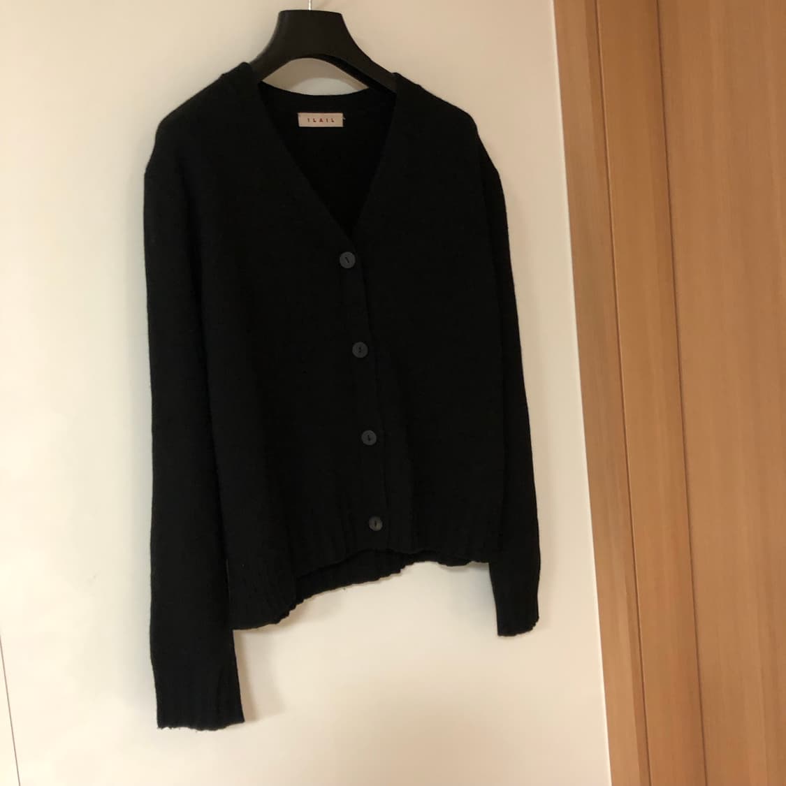 일라일 22년 캐시미어100 블랙 검정 가디건 올드머니룩 출근룩 브이넥 상품이미지9