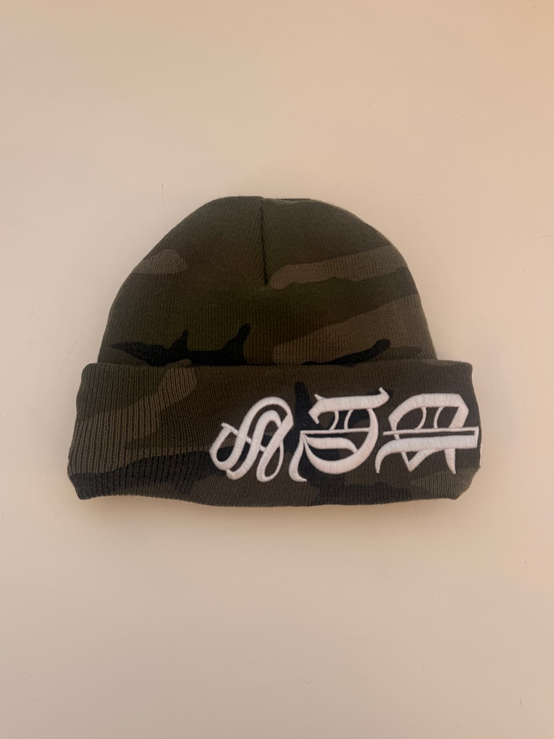 25SS 슈프림(supreme) 뉴에라 블랙레터 우드랜드 카모 비니 상품이미지2