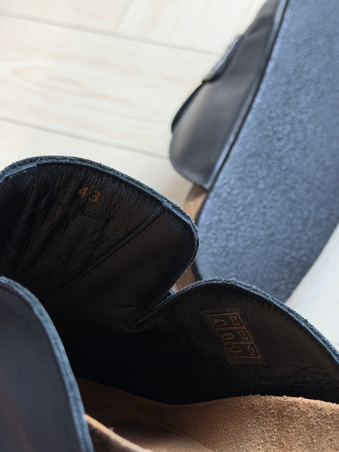 JW앤더슨 블랙 레더 뮬 로퍼 상품이미지7