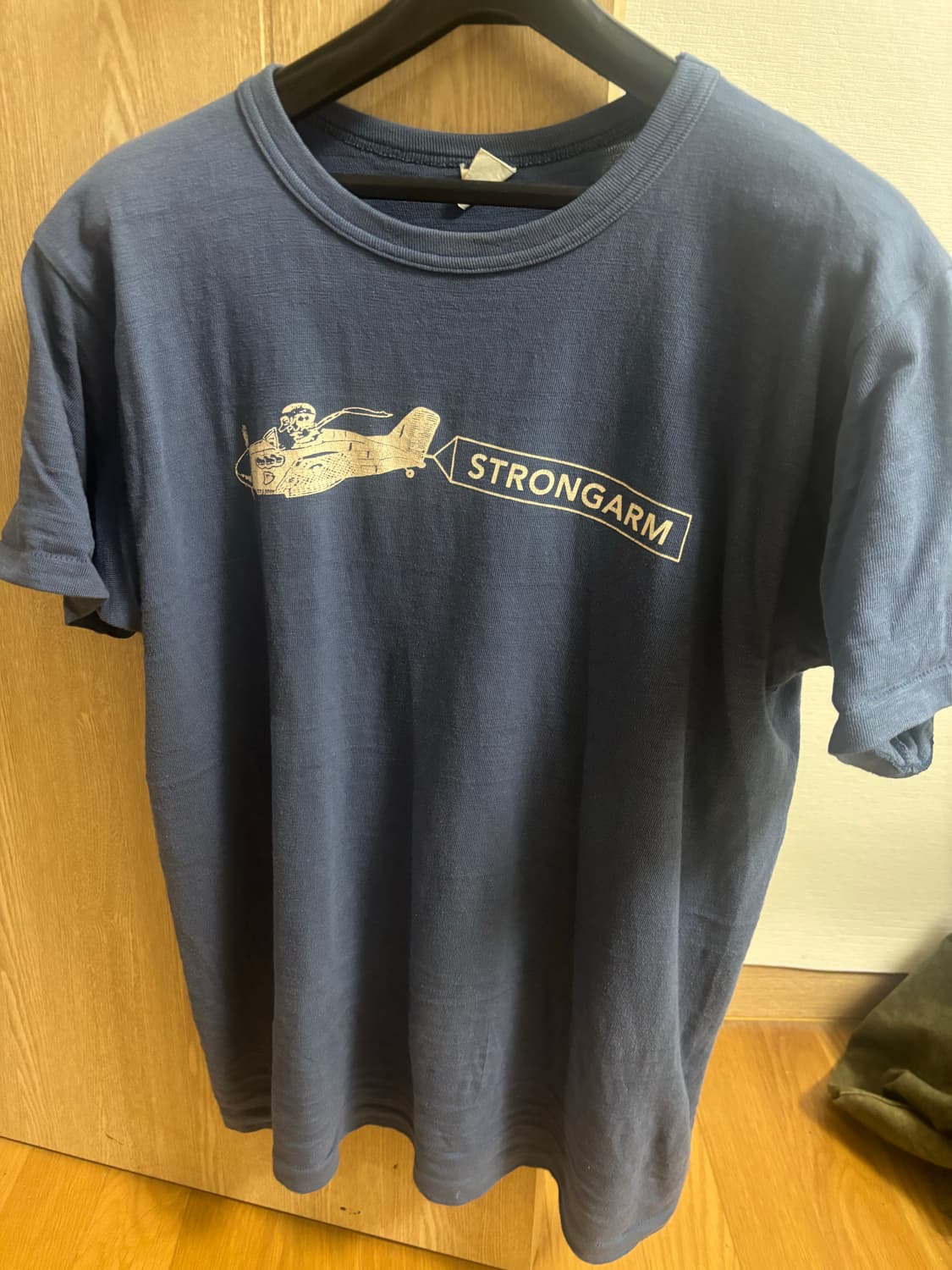 웨어하우스 X 존글럭코 티셔츠 L 사이즈 판매합니다. 상품이미지4