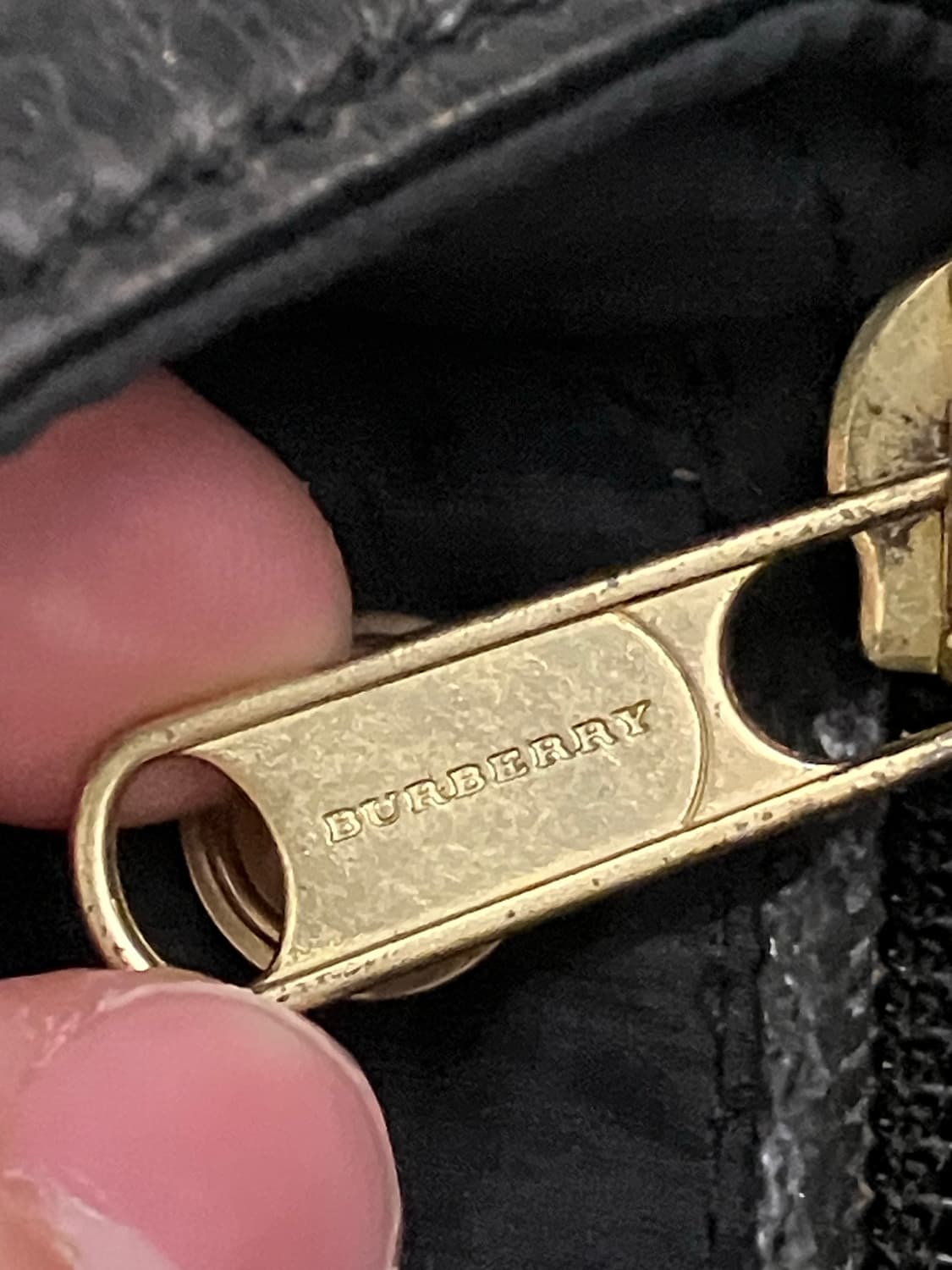 버버리 퀼팅 가죽카라 나일론 패딩 맥코트 블랙 상품이미지3